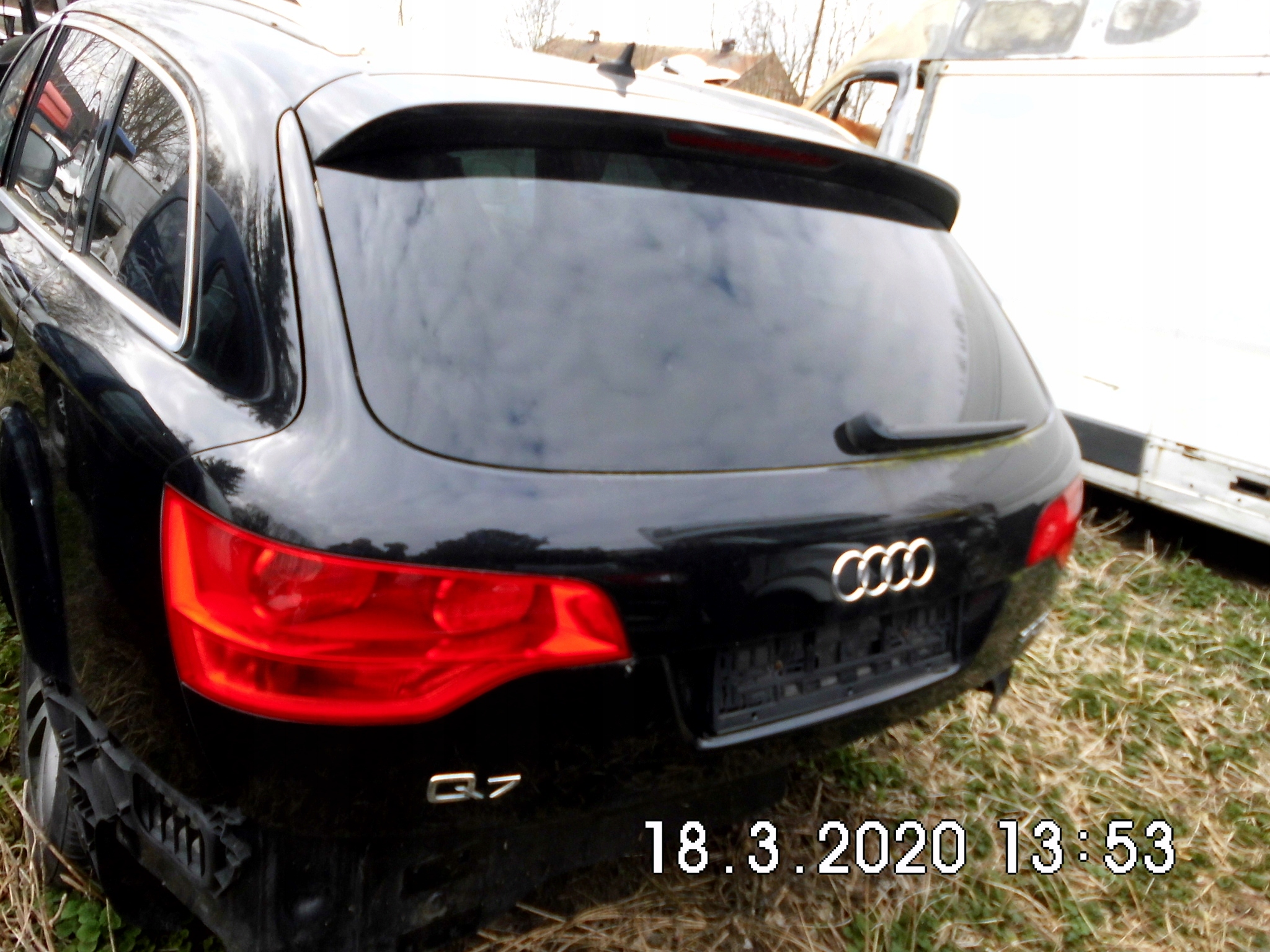 AUDI Q7 2006 R KLAPA TYŁ CZARNA Z SZYBĄ