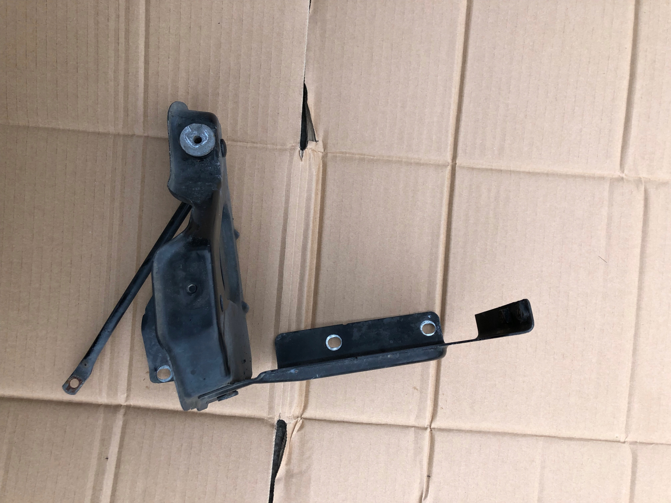 КРЕПЛЕНИЕ ФАР ФАРЫ ПРАВЫЙ BMW Z4 E85