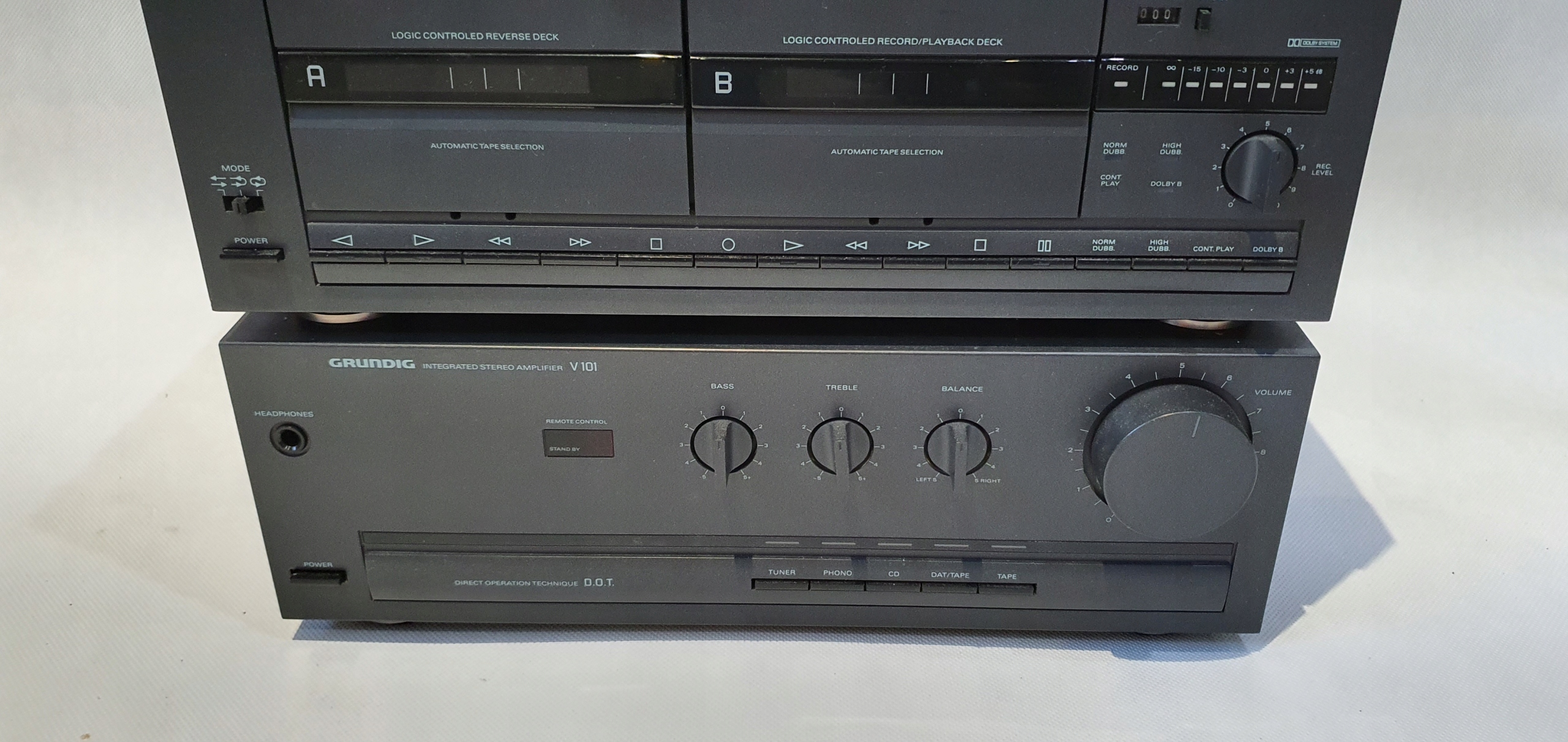 WIEŻA GRUNDIG Model V101