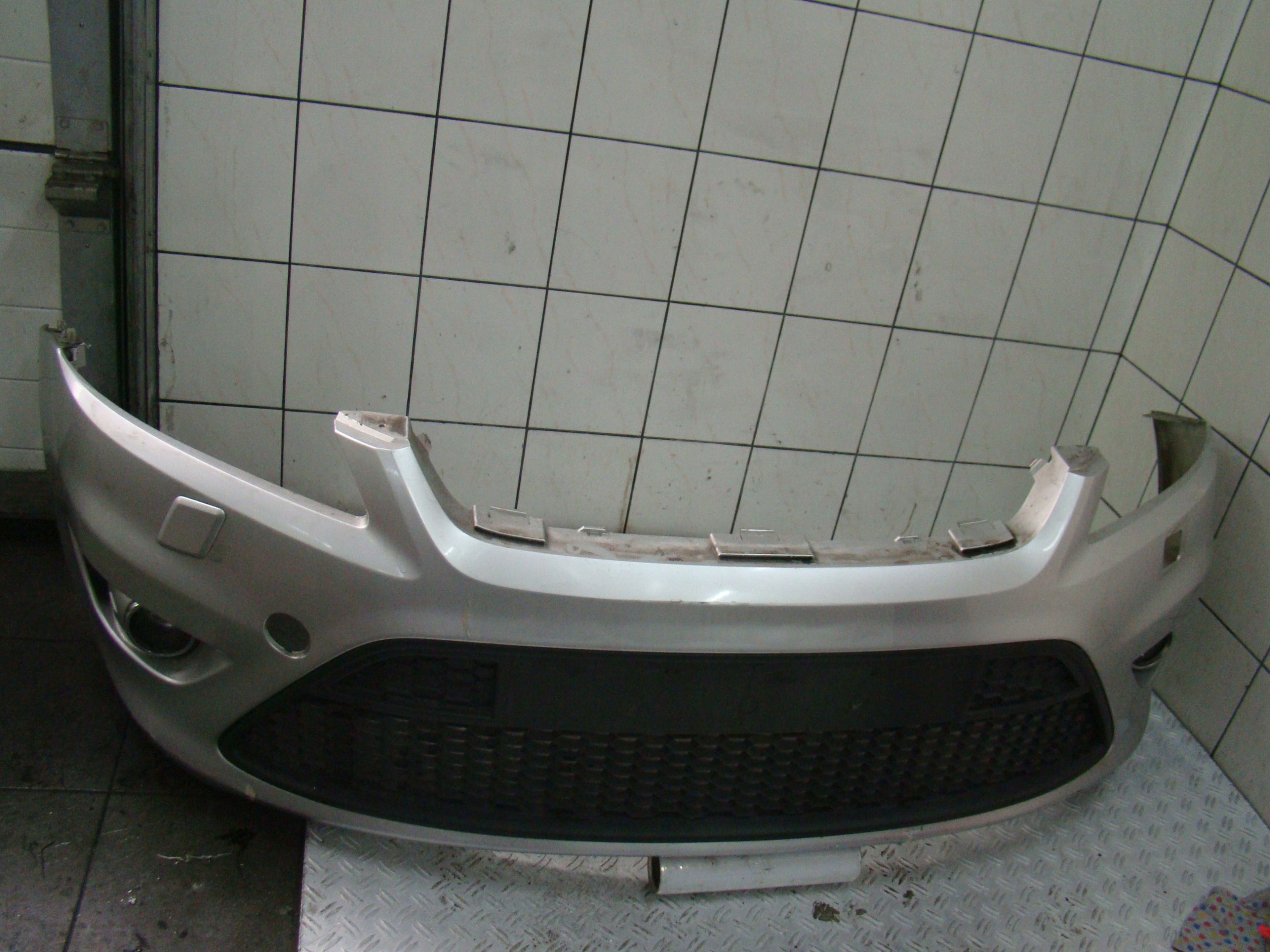 FOCUS MK2 LIFT ST 03 ZDERZAK PRZOD HALOGENY