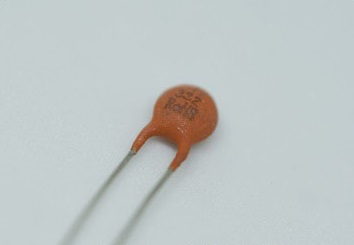 

Kondensator ceramiczny 10nF 50V 2,5mm - 30szt