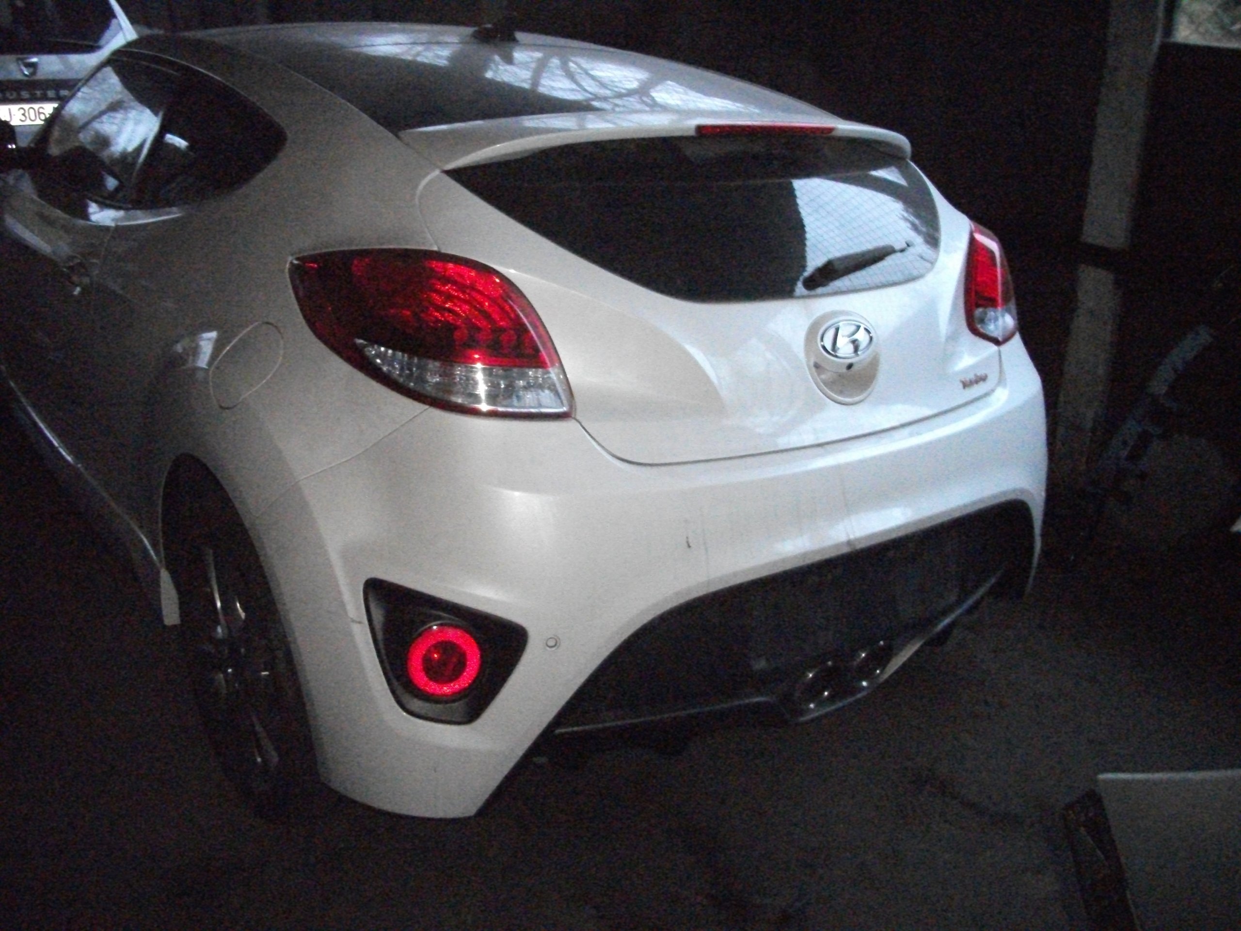 Hyundai VELOSTER TYŁ PAS VANNA ĆWIARTKA
