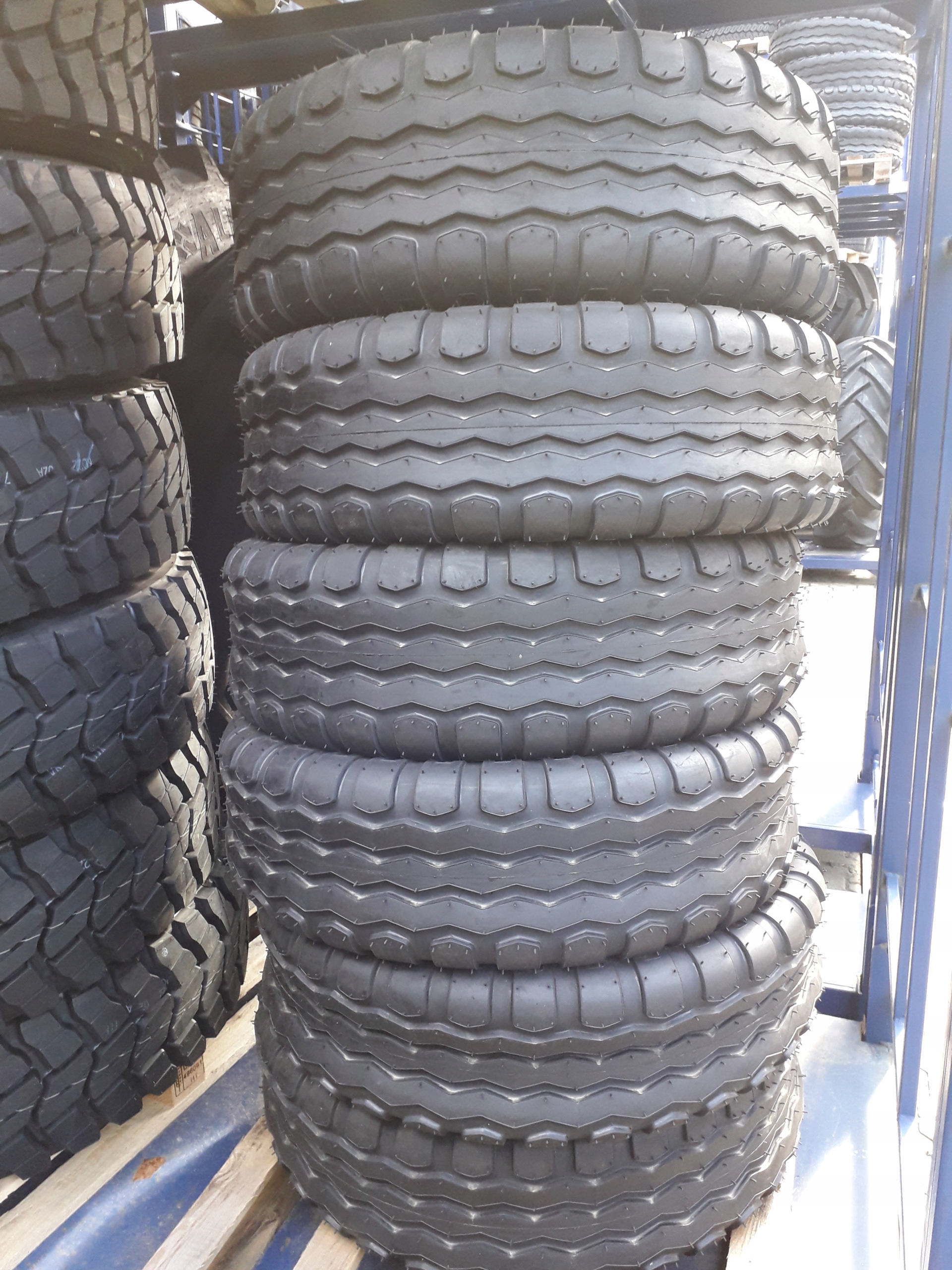 OPONA 12.5/80-15.3 4483 14PR TL AGSTAR Model AW 702