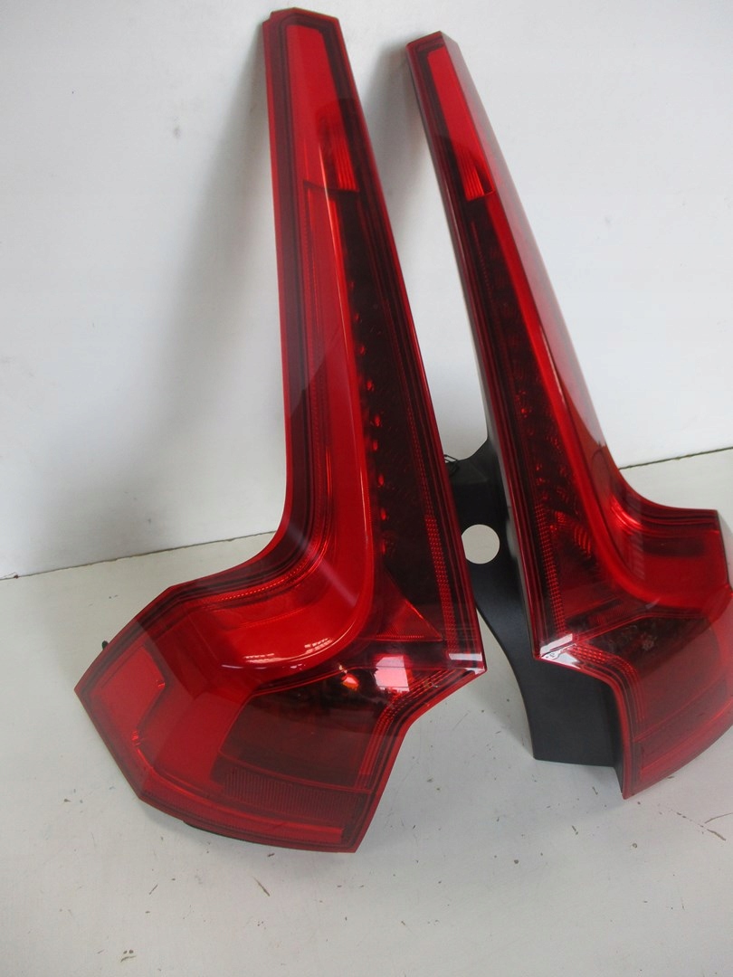 Lampa tylna VOLVO V90 18R LED LEWA Strona zabudowy lewe + prawe