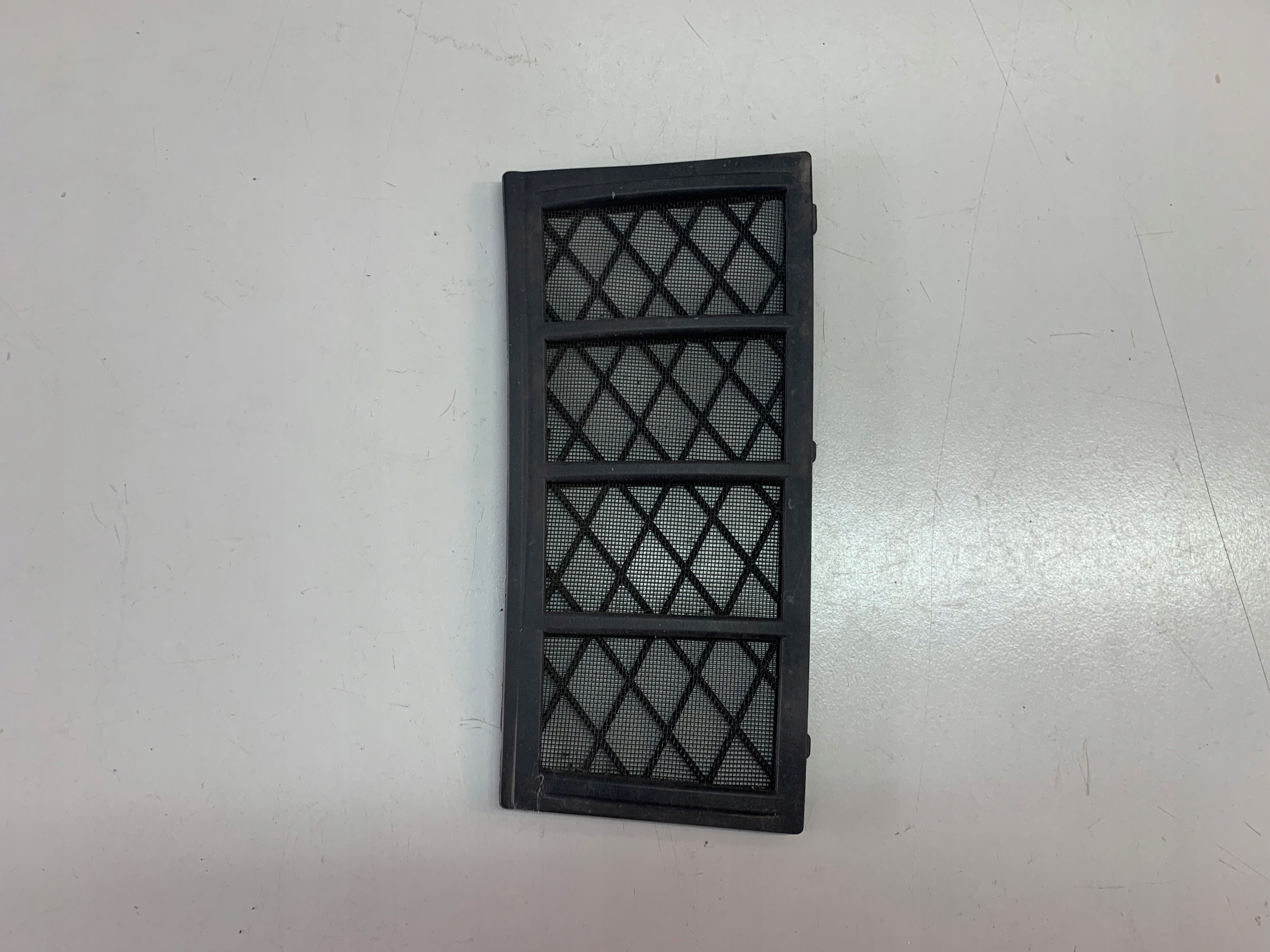 MERCEDES W292 GLE KRATKA OSŁONY PASA A1668840174