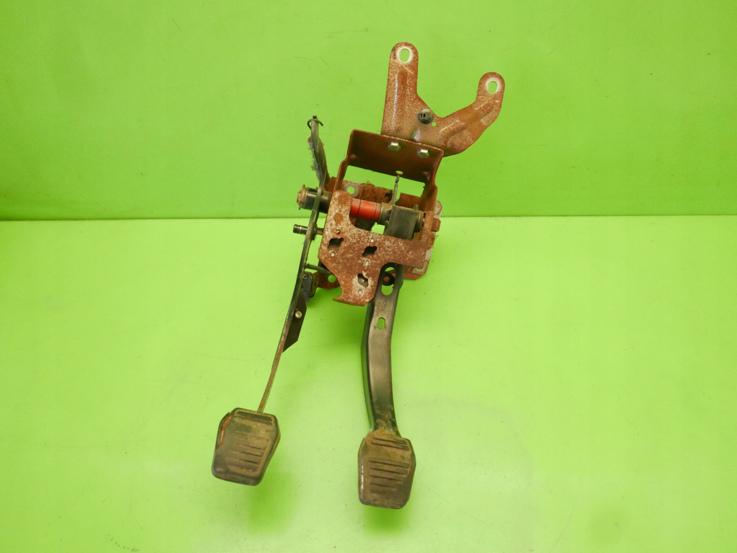 PEDAŁY SPRZĘGŁA HAMULCA FORD MONDEO MK1 1.8 16V