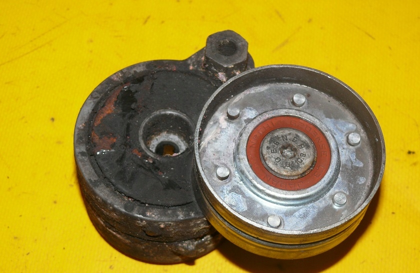 057903133A - Натяжитель ремня AUDI A8 D2 3.3 TDI LIFT