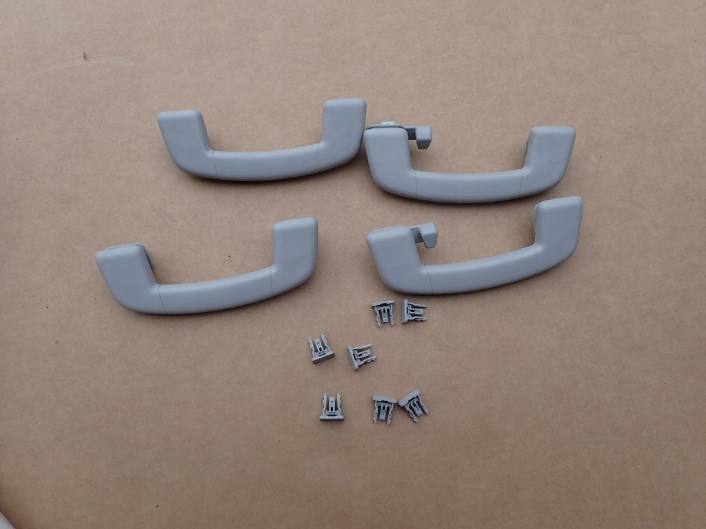 DW JETTA 7 RĄCZKI PODSUFITKI 17A857607A 17A857643A