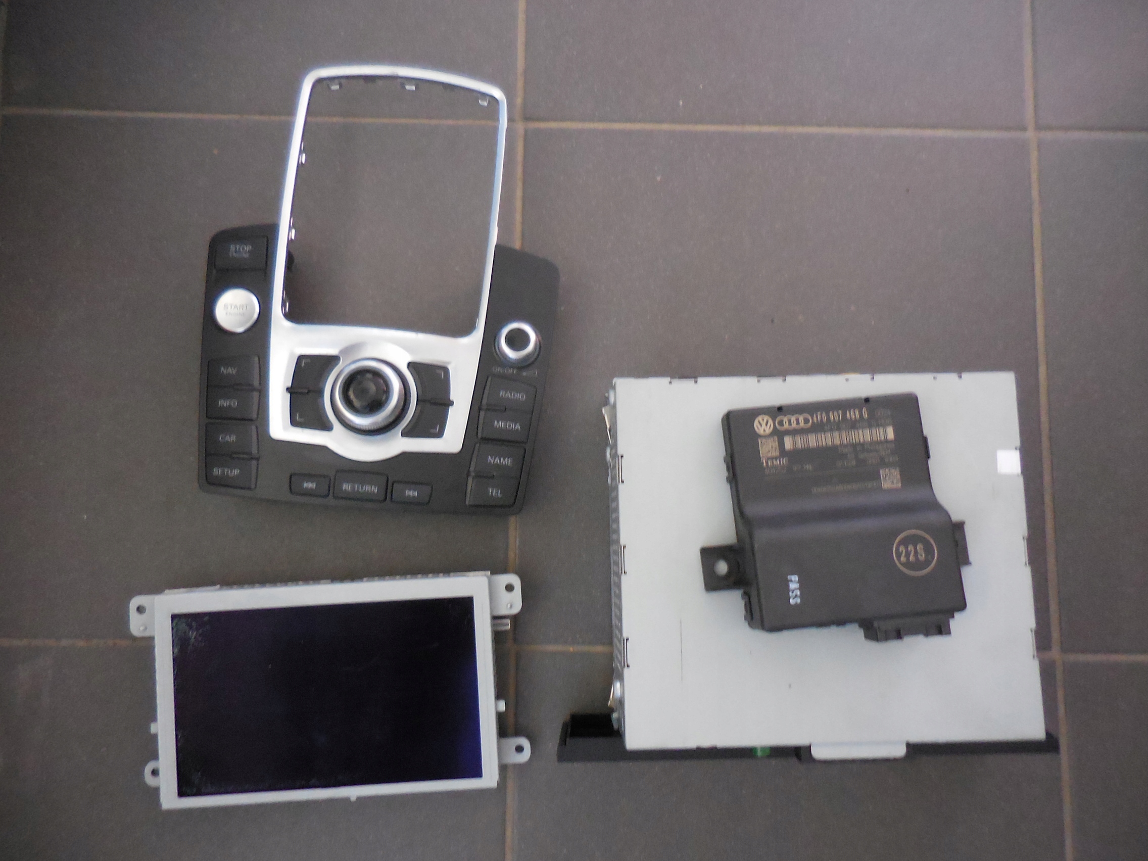 AUDI Q7 4L0 facelift navigation gps multimedia mmi 3g 4l0035666