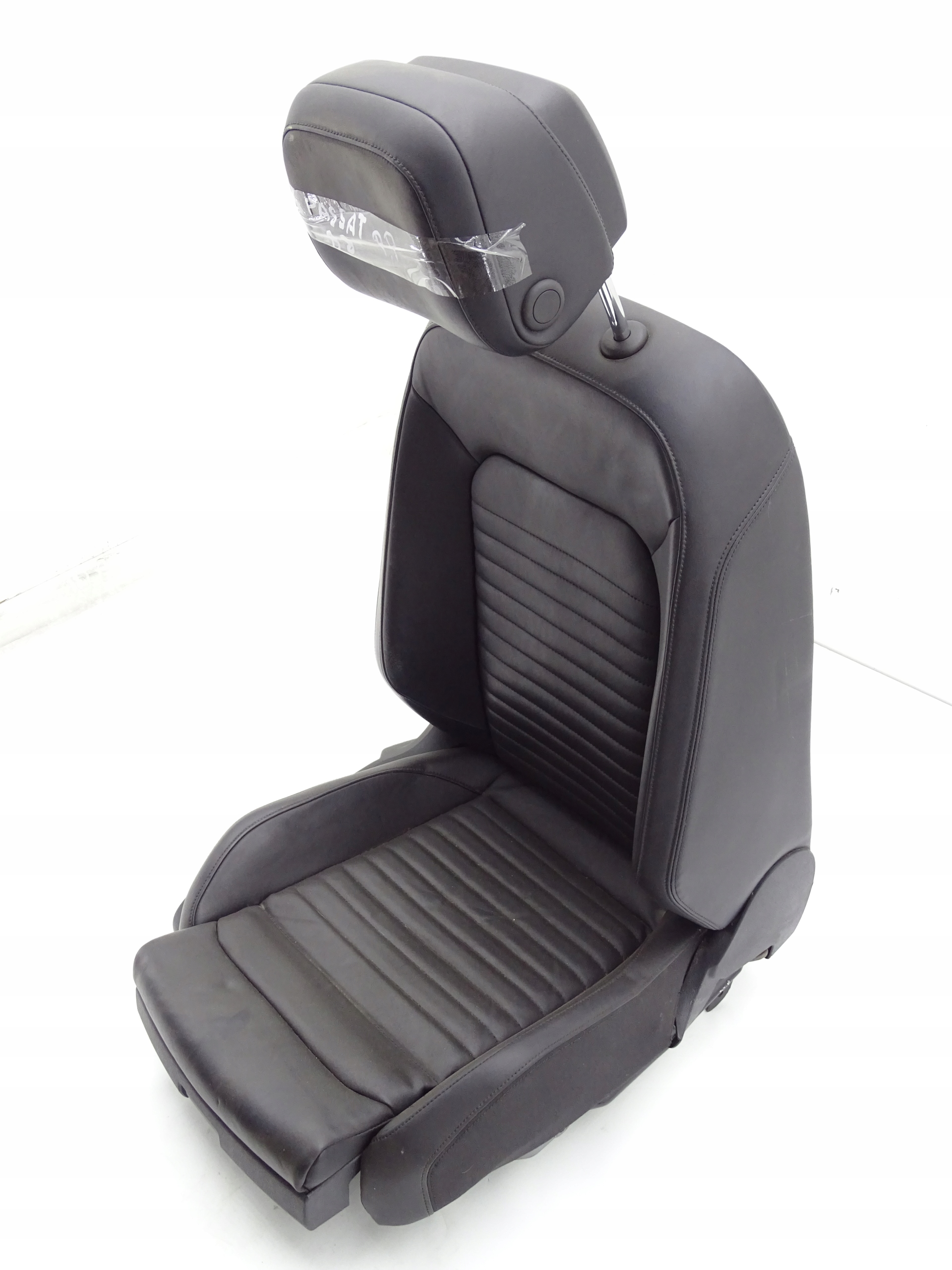 VW PASSAT B8 FOTEL PRAWY PASAŻERA SKÓRA HIGHLINE ERGO COMFORT 3Q0881106K Typ samochodu Samochody osobowe