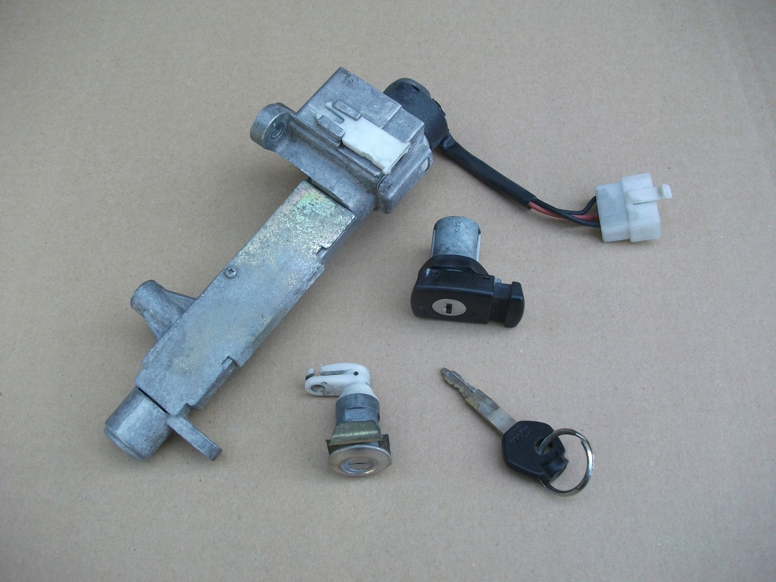 SYM GTS 125 STACYJKA KLUCZYK ZAMKI