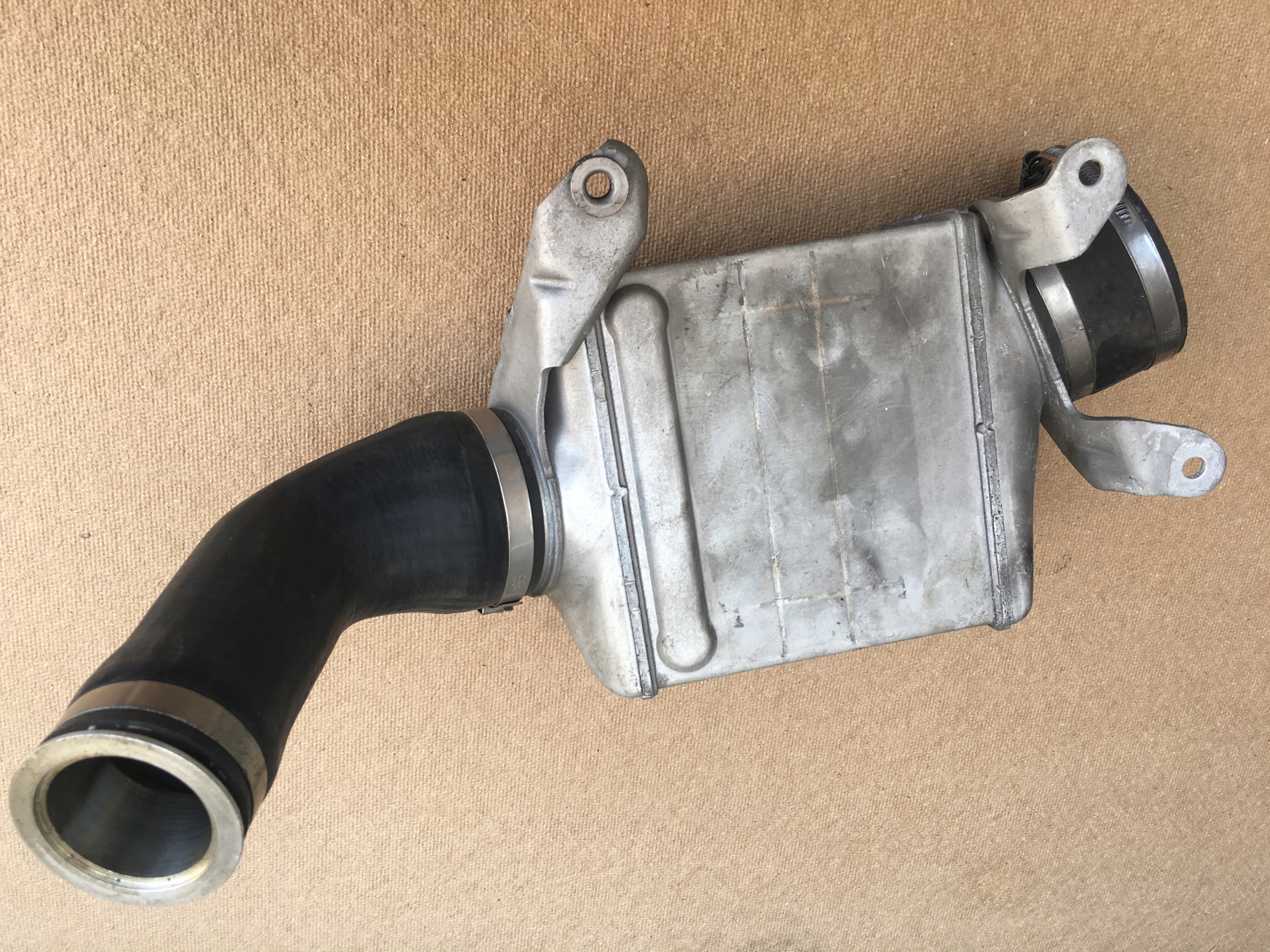 BMW E70 F01 F10 РАДІАТОР ІНТЕРКУЛЕР 7575405