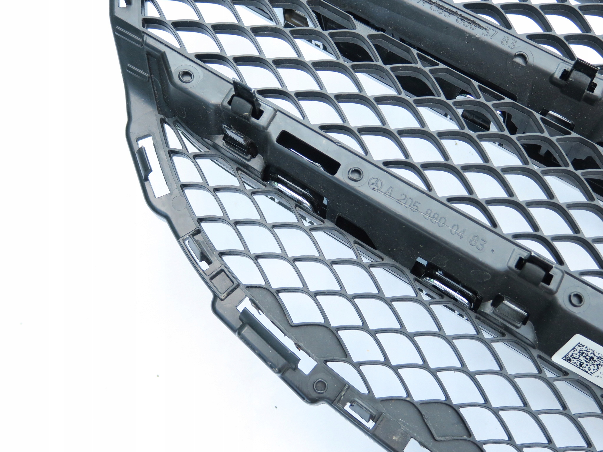 oem 2058800183 решетка радиатора черный хром