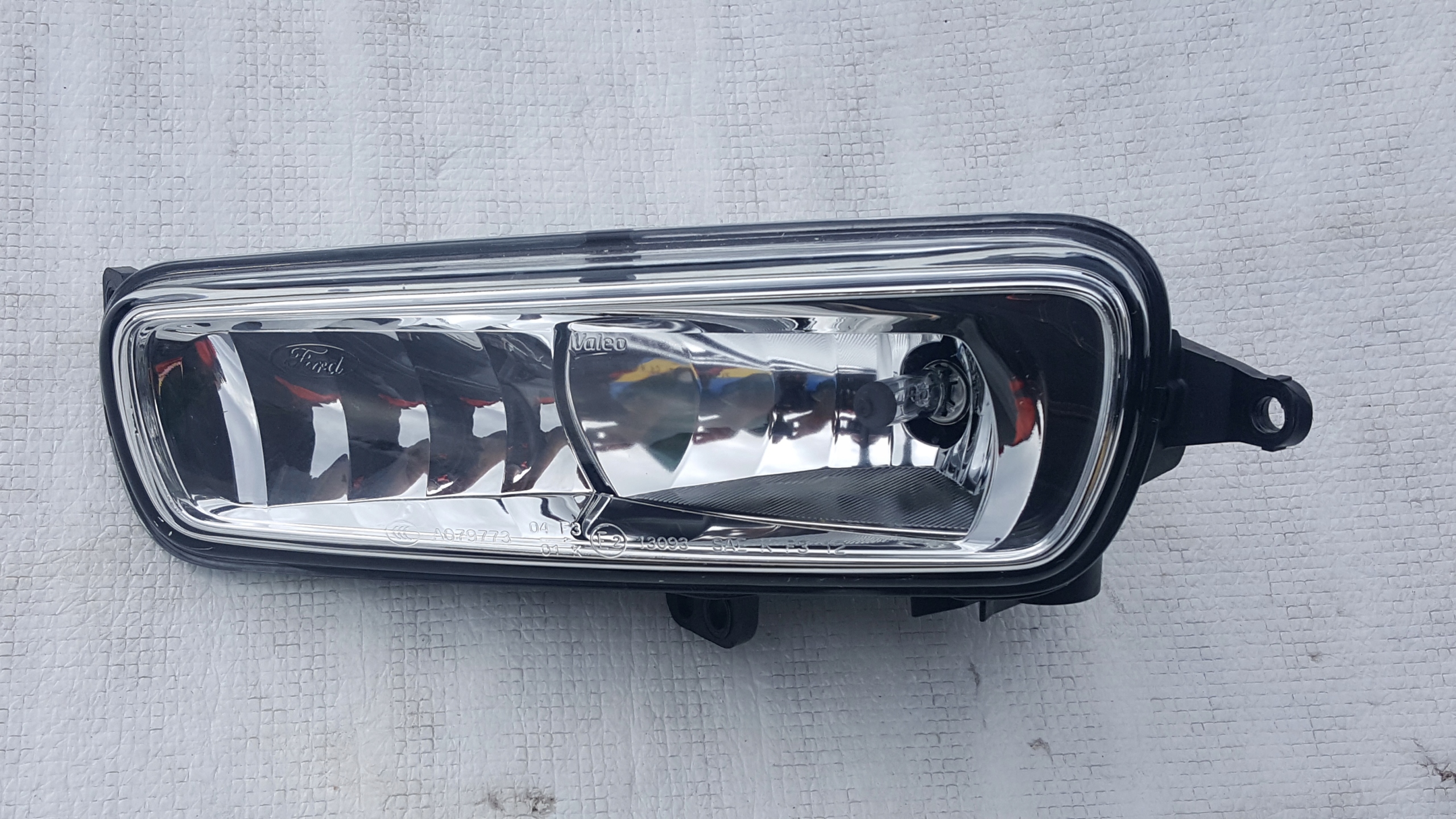 FORD MONDEO MK5 HALOGEN LEWY ŻARÓWKA ORYGINAŁ Strona zabudowy lewa