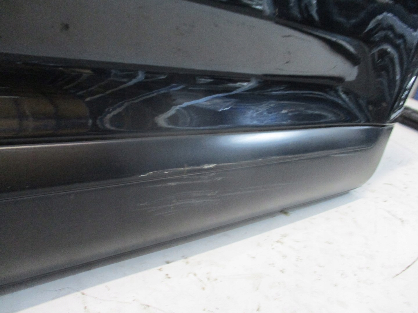 door Porsche Cayenne left rear. 05R