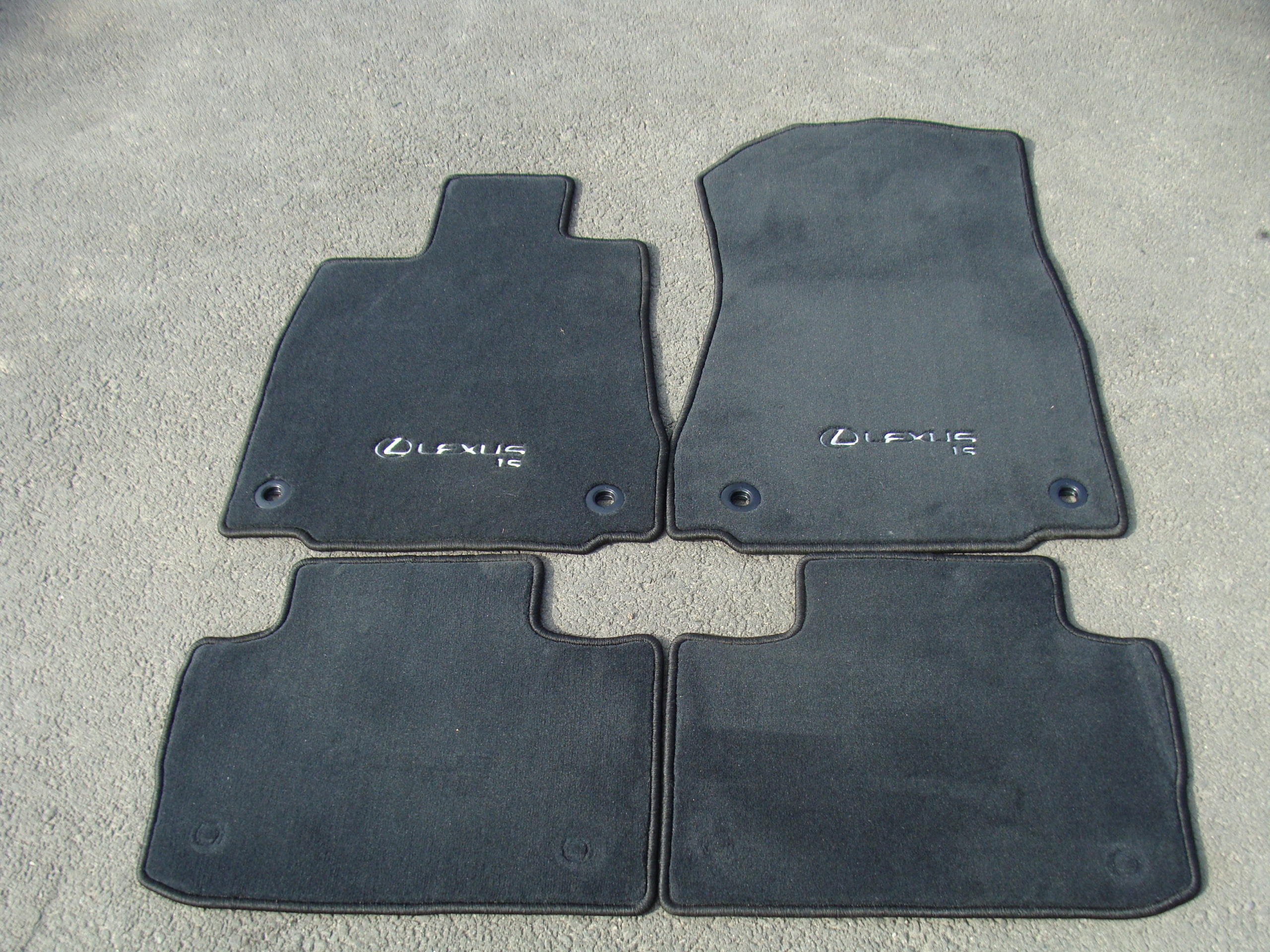 DYWANIKI WELUROWE LEXUS IS 15-17 PZ49CC3350-AG