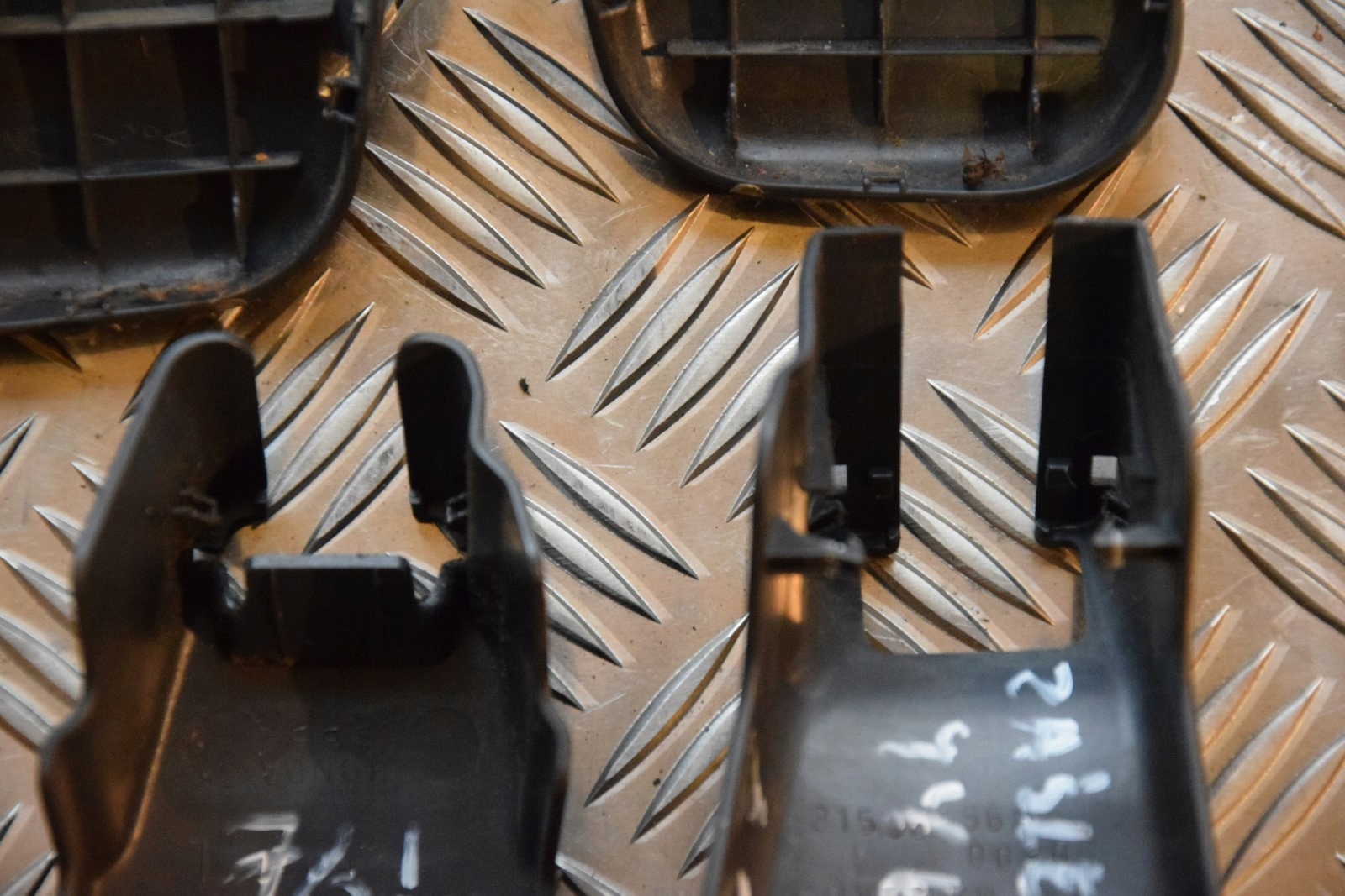 ZAŚLEPKA OSŁONA FOTELA LEWA HONDA CIVIC VII Typ samochodu Samochody osobowe