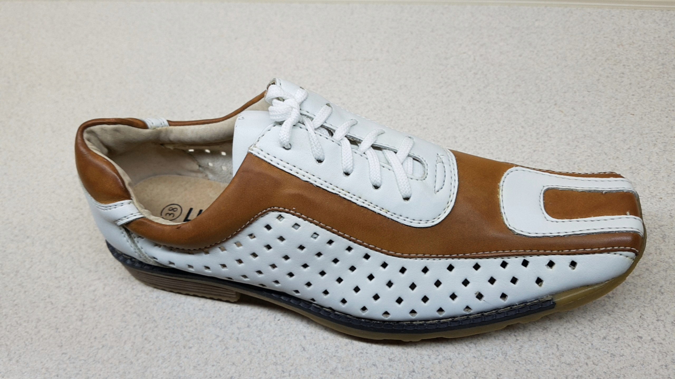 PÓŁBUTY DAMSKIE WYPRZEDAŻ SKÓRA 40 SKÓRZANE SUPER Kod producenta --