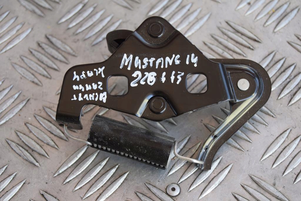 RYGIEL ZAMEK KLAPY FORD MUSTANG S197 11-19 2013