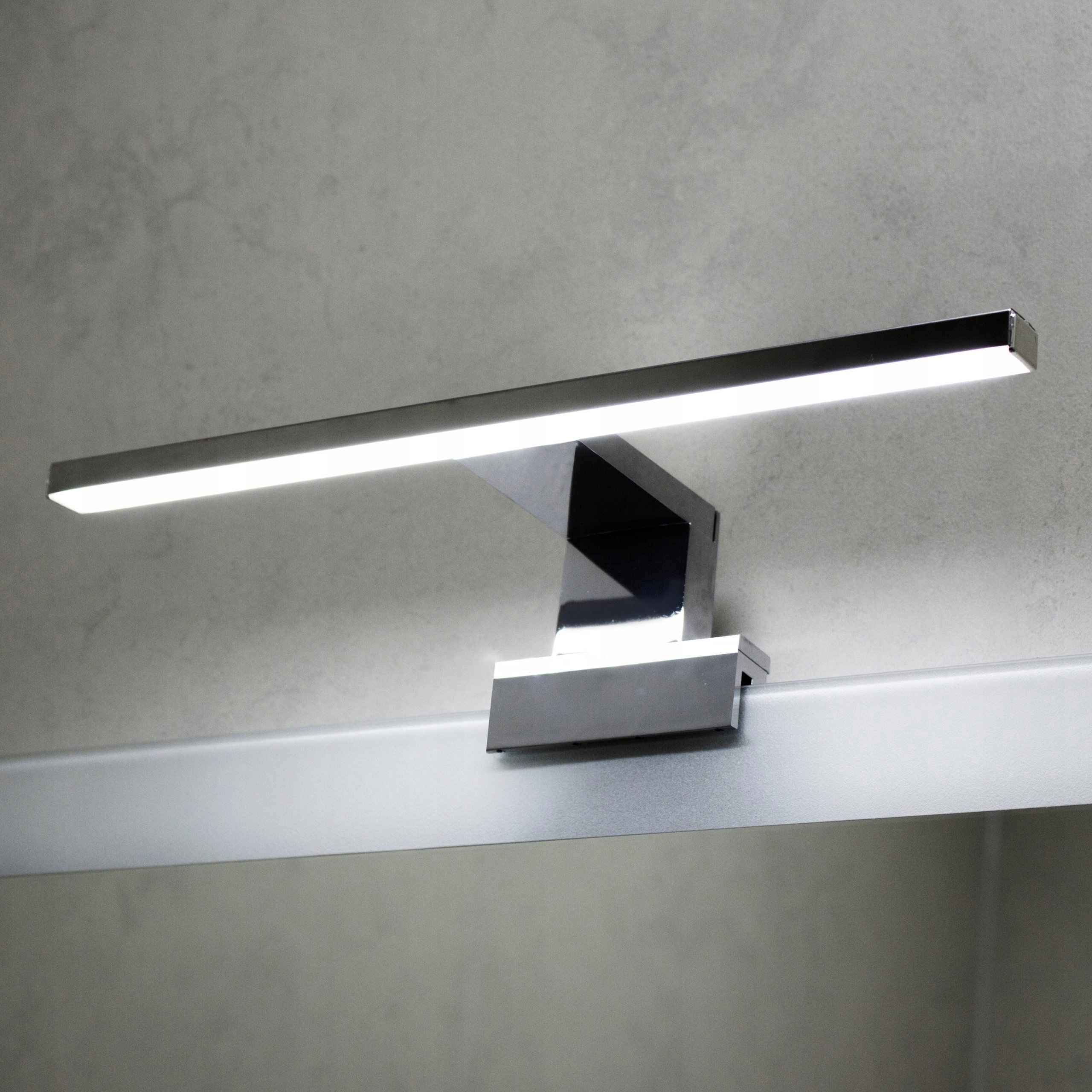 Kinkiet LED na lustro 50 cm