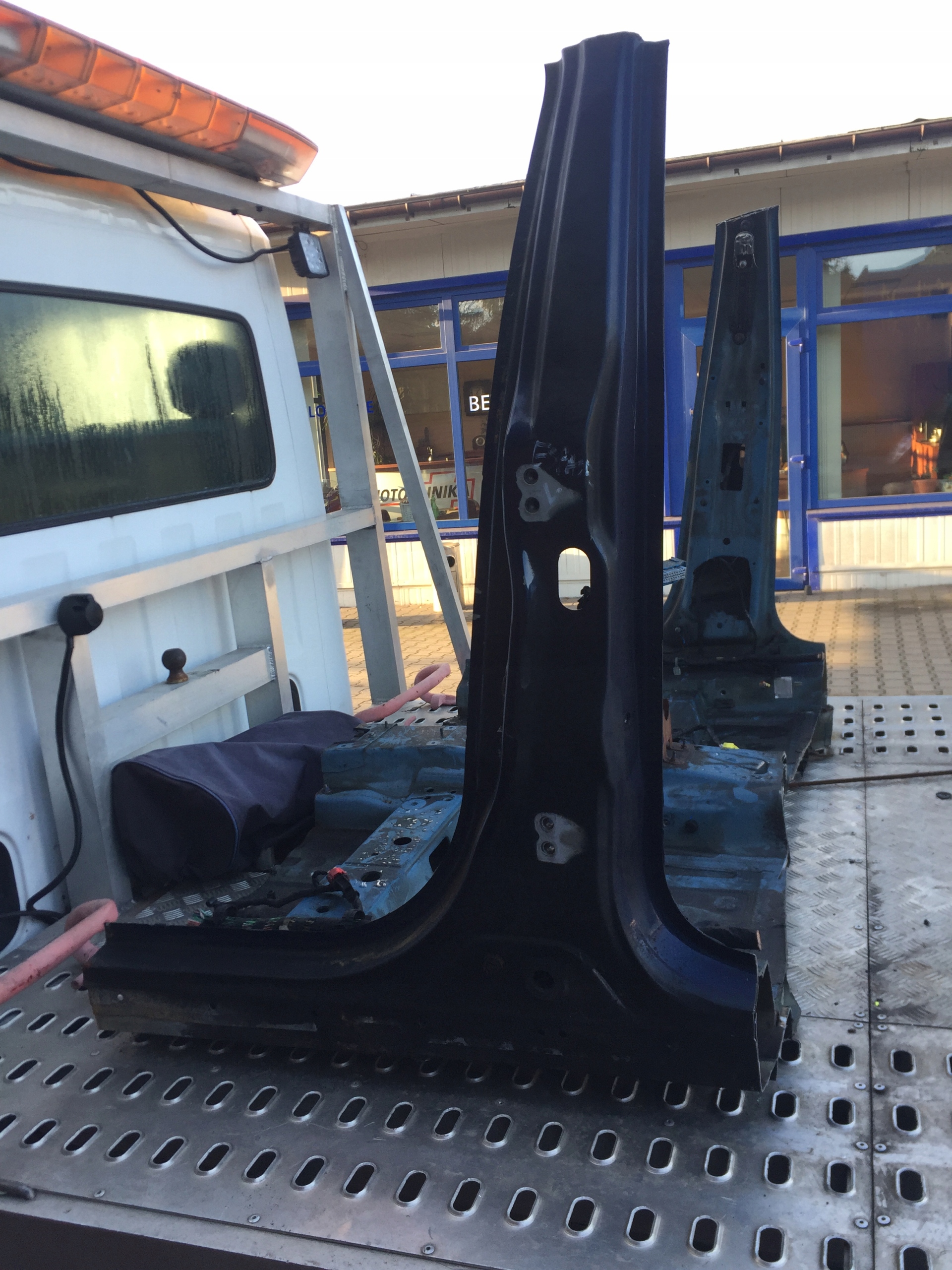 JEEP COMPASS 2016- SŁUPEK B LEWY PRÓG