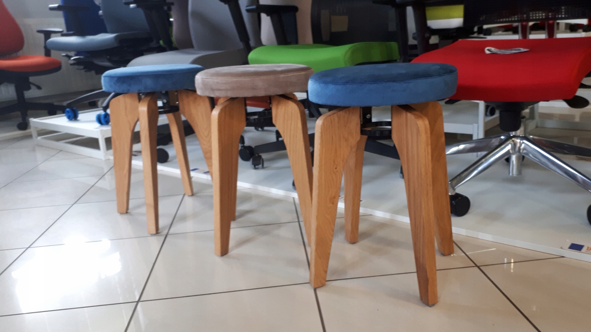 Taboret z naturalnego Dębu KOSMO tapicerowane MS Wysokość mebla 48 cm