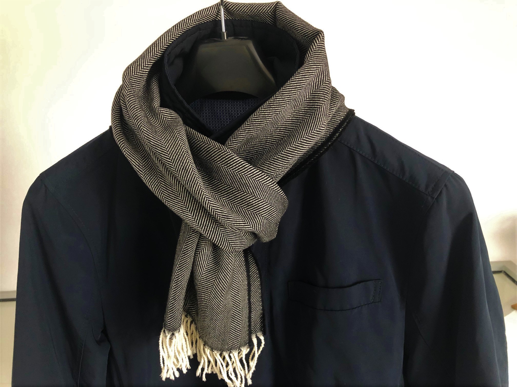 szalik Joop! czarnobiały wełna Marka JOOP!