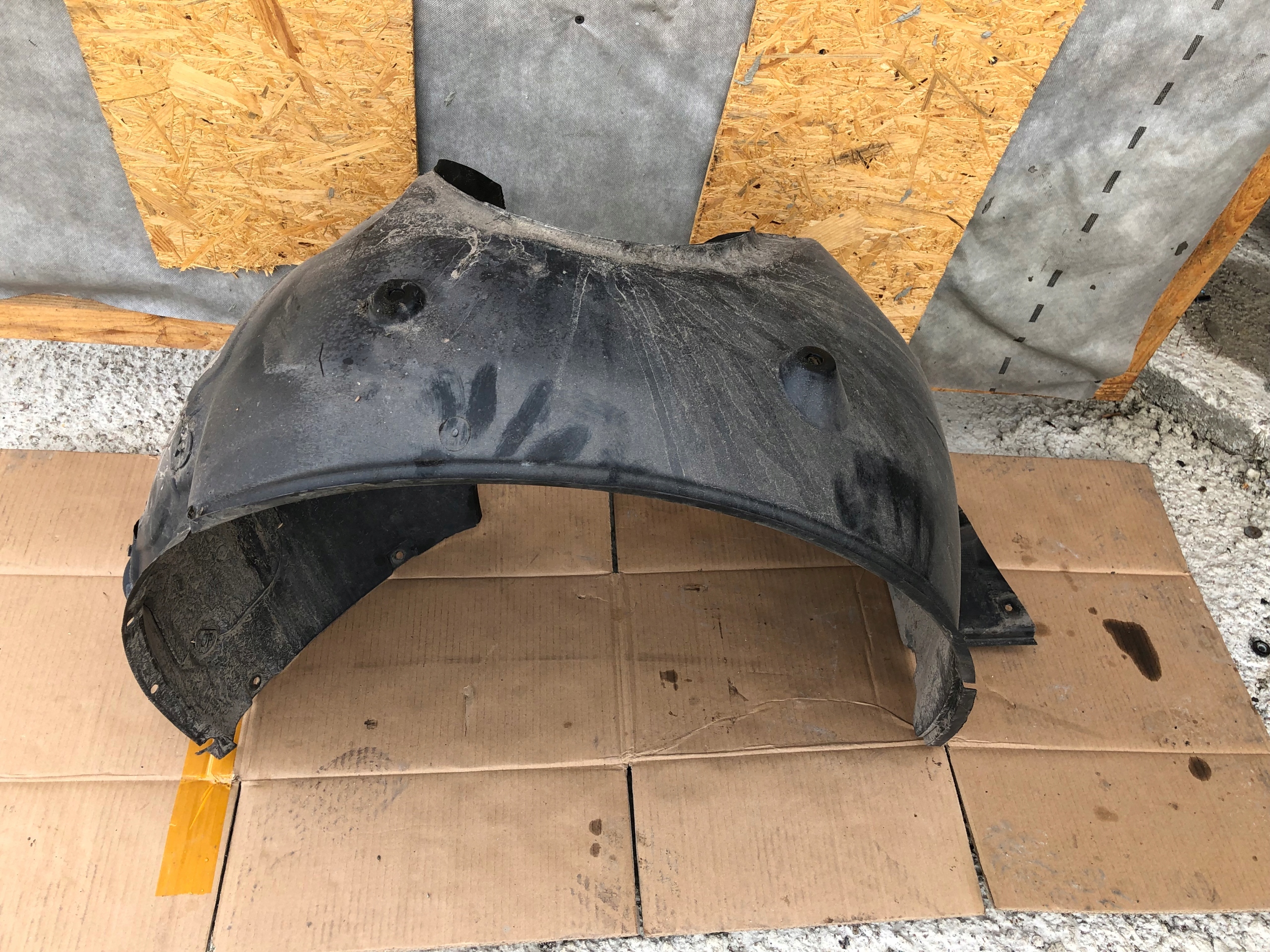 ПОДКРИЛЬНИК СЛЕВА ПЕРЕД BMW Z4 E85