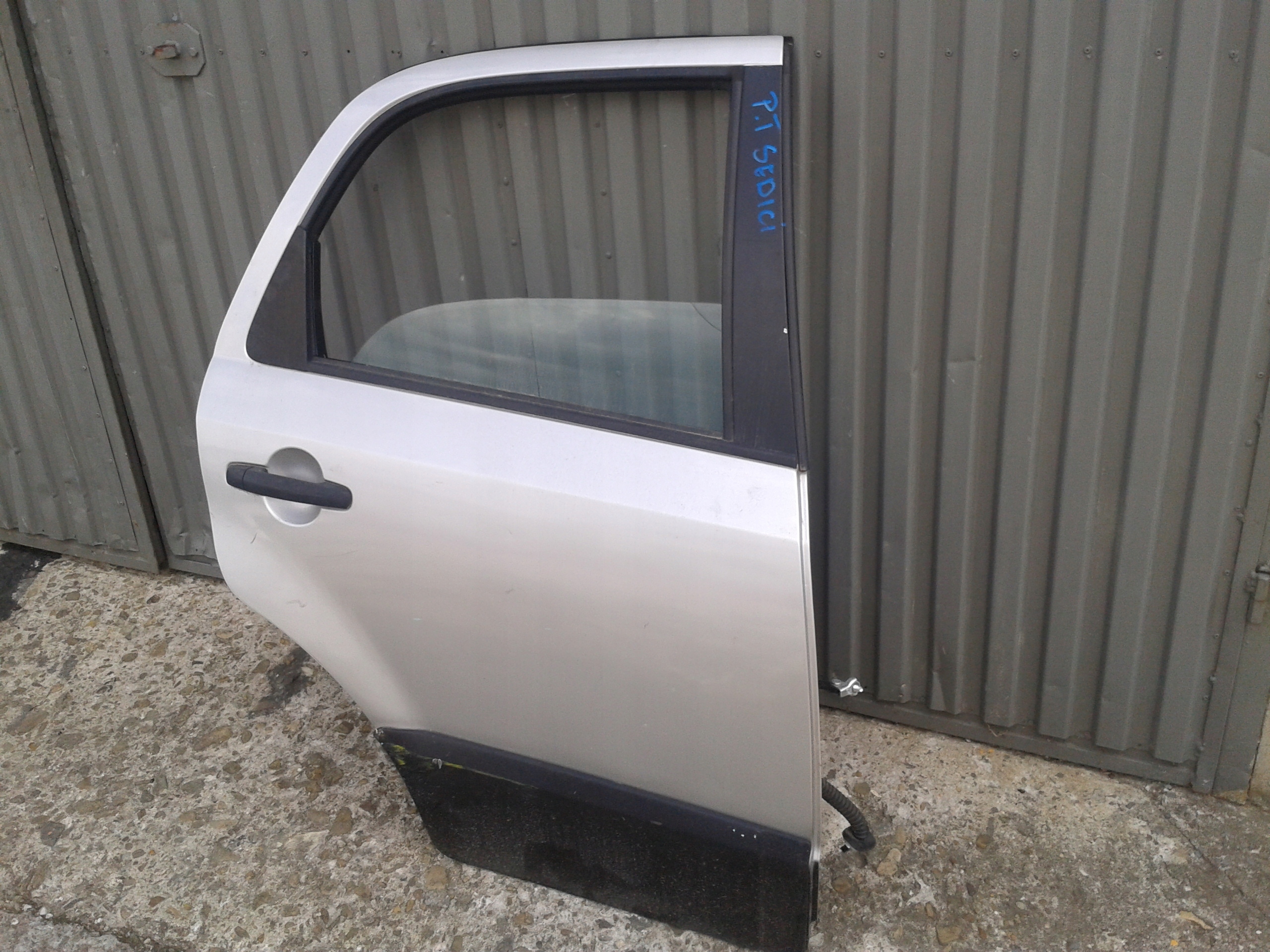 DRZWI PRAWE TYLNE PRAWY TYL FIAT SEDICI 06