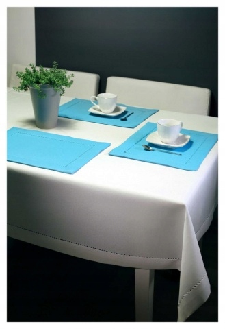 

Obrus Biały z mereżką 140x180 plamoodporny gładki
