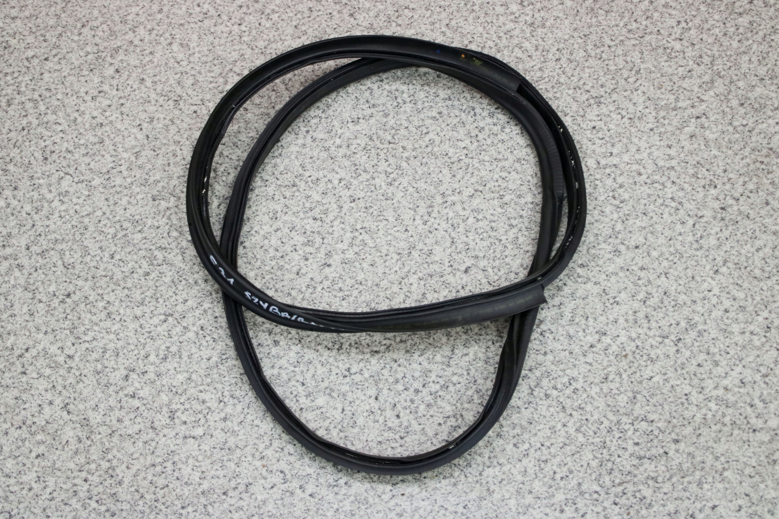 BMW F31 USZCZELKA SZYBY KLAPY TYŁ TYLNEJ BAGAŻNIKA