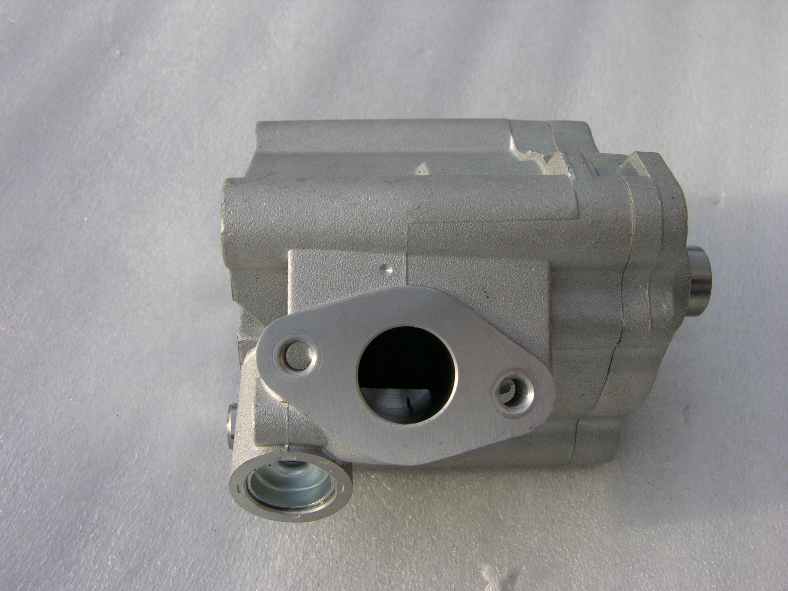 POMPA OLEJU FORD FOCUS MK3 2 0 USA DS7E 6600 AB Weight with packaging 2 kg