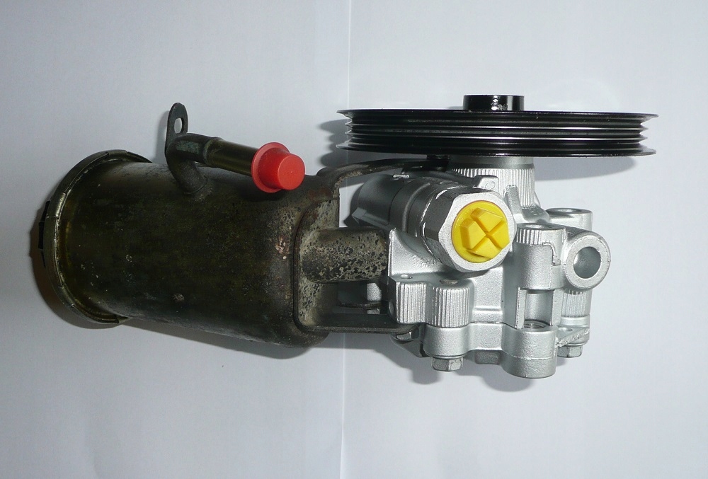 POMPA WSPOMAGANIA TOYOTA YARIS 1 I VERSO 1.4 D4D