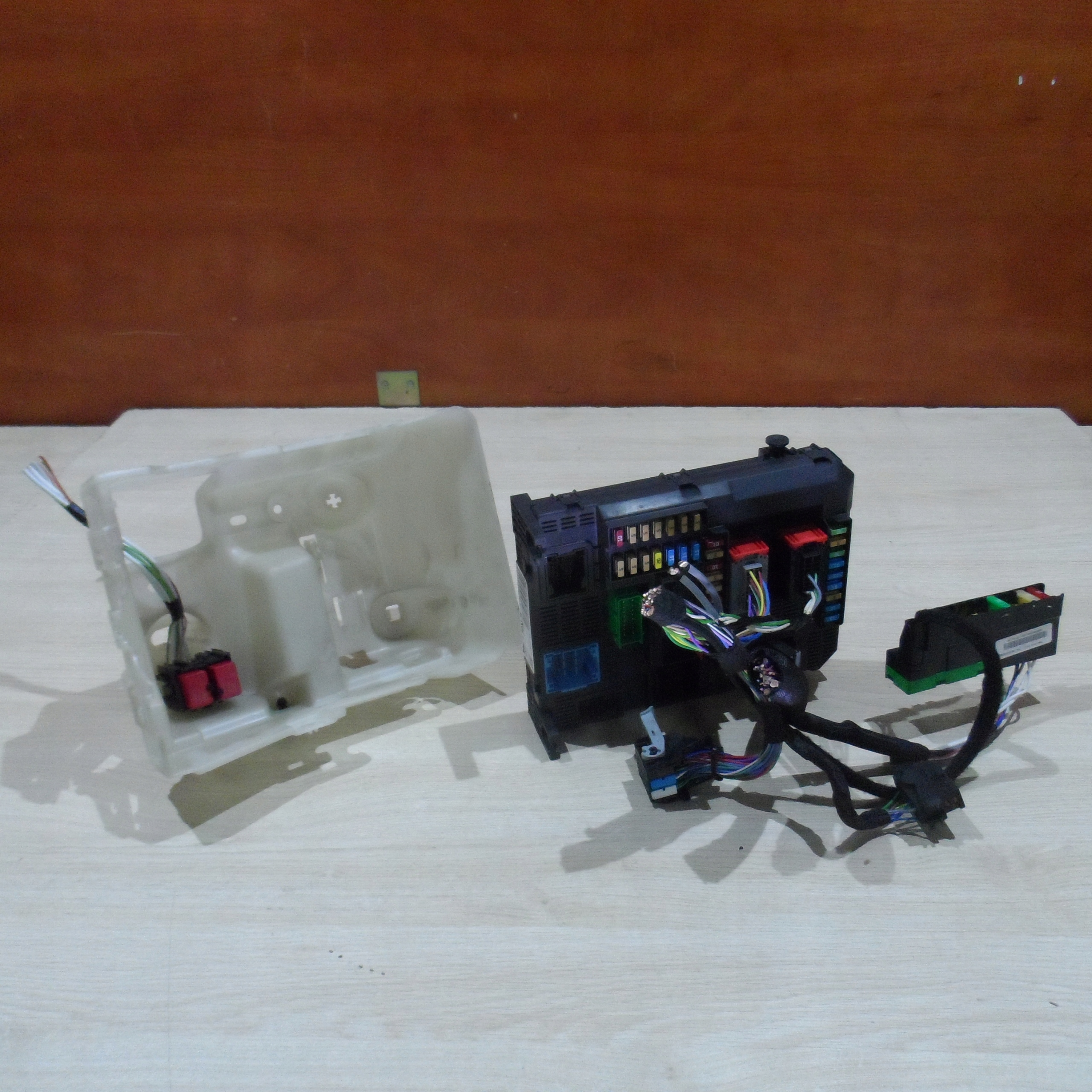 SKRZYNKA BEZPIECZNIKOW BSI 9819849680 C4 CACTUS 18