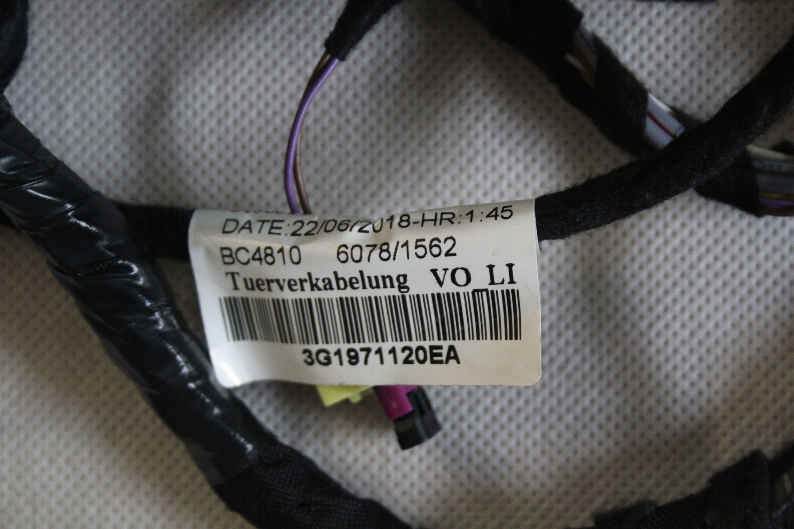 WIAZKA DRZWI PRZOD PRAWY VW PASSAT B8 3G1971120EA Parts manufacturer Volkswagen original OE