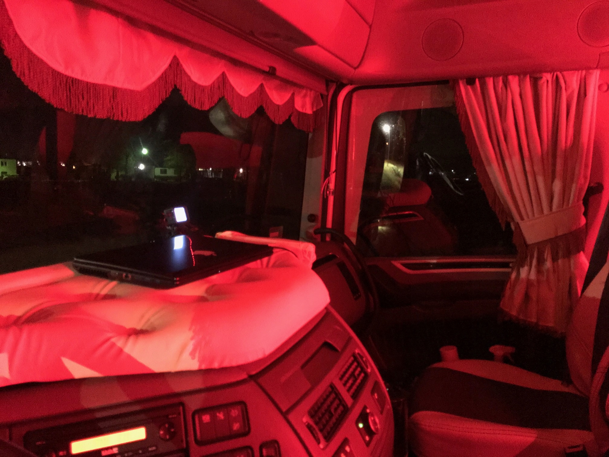 Шторки ламбрекены Даф 95