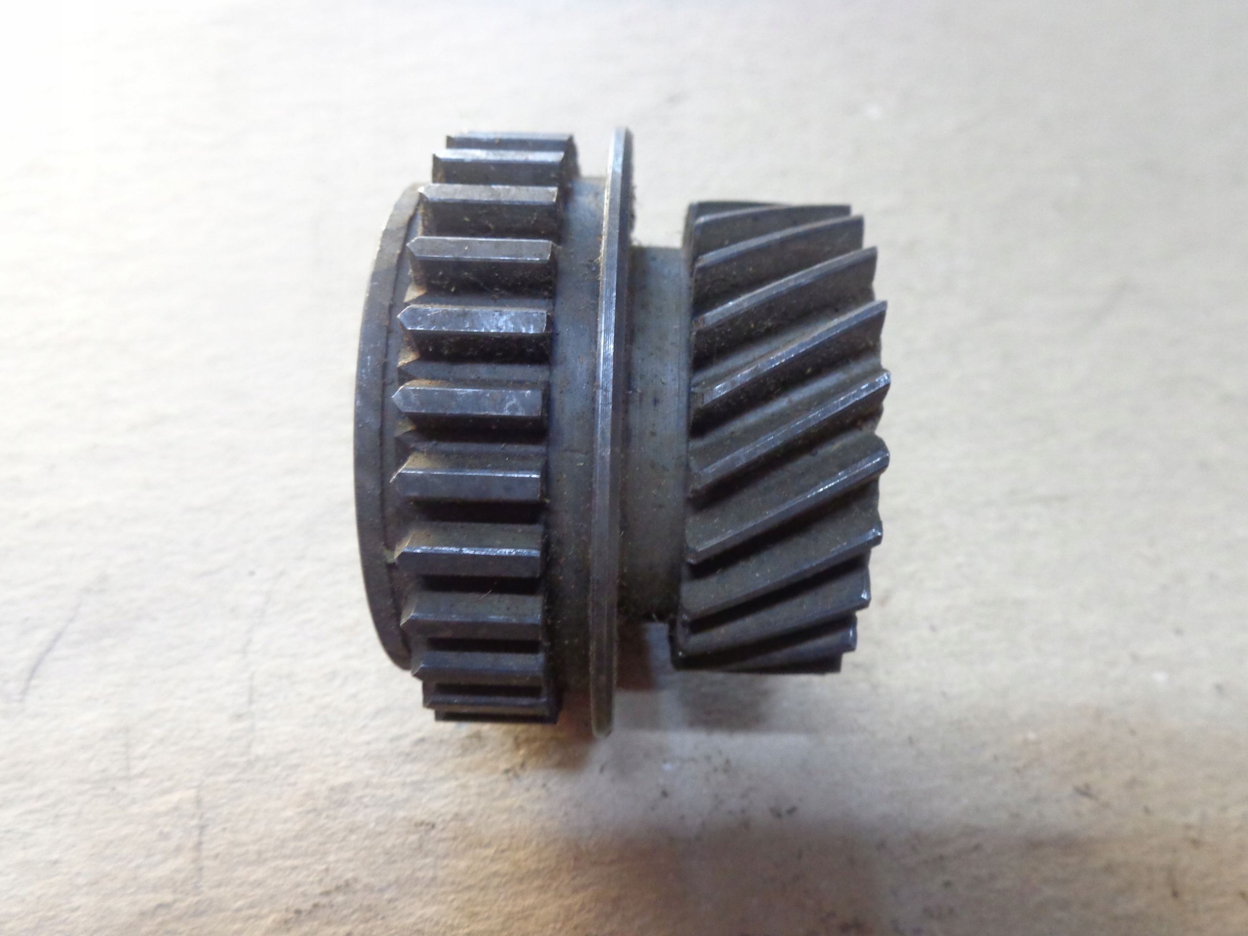 KOŁO ZĘBATKA 5 BIEGU POLONEZ 23 zęby 1 KROPKA -057210 Rodzaj skrzyni Manualna