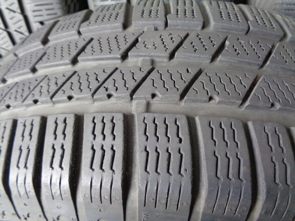 4x Zimowe CONTINENTAL CROSS Contact 215/65R16 98H 6,5mm Klasa premium