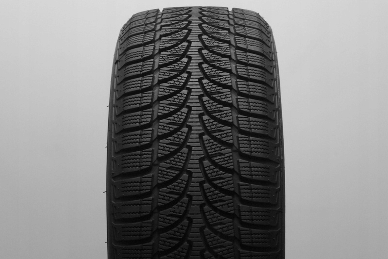 1Z 215 60R17 Bridgestone Blizzak LM 80 96H 4916 76 Diameter 17