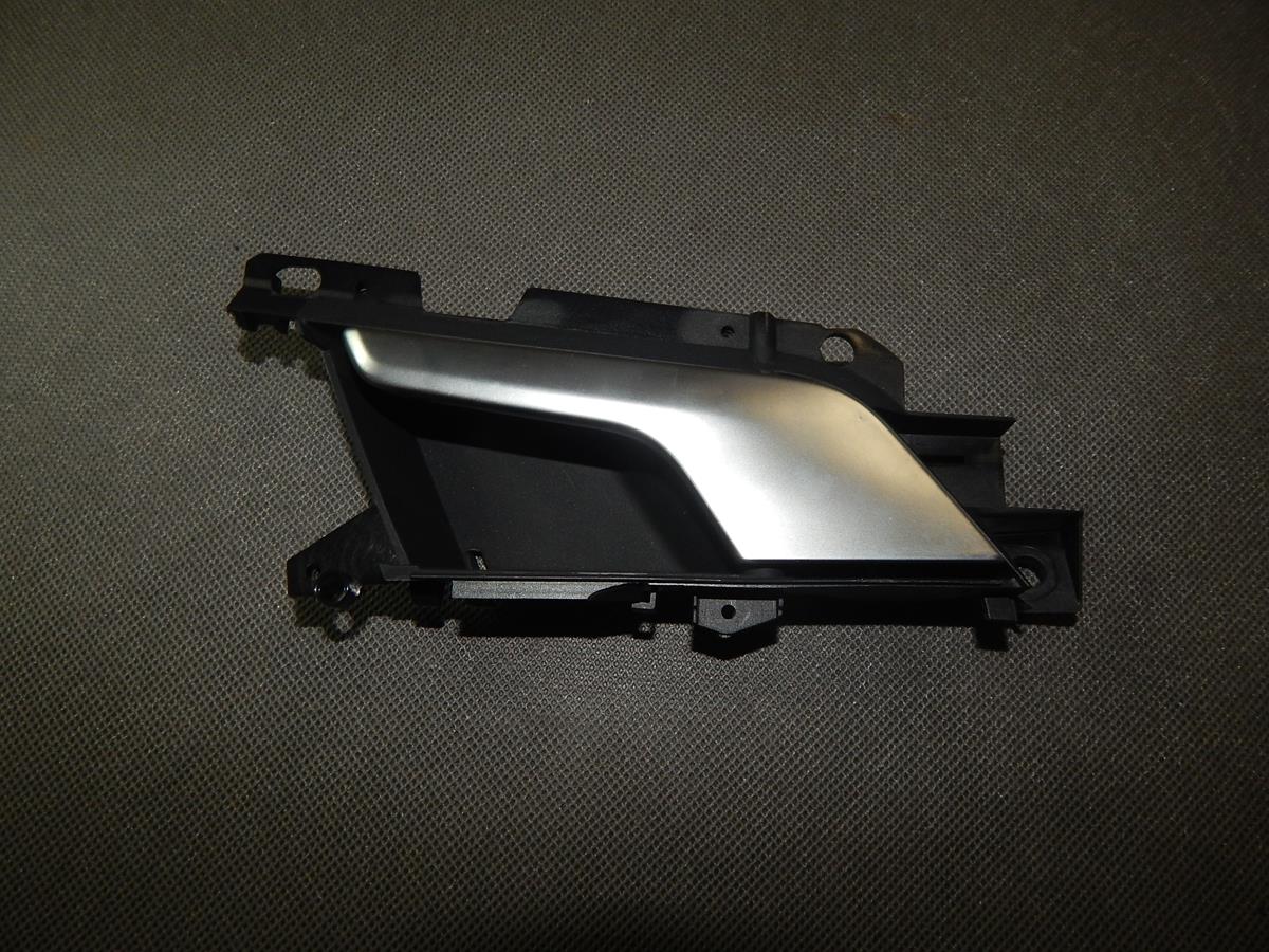 Audi A4 B9 ручка двери внутренняя 8W0837019