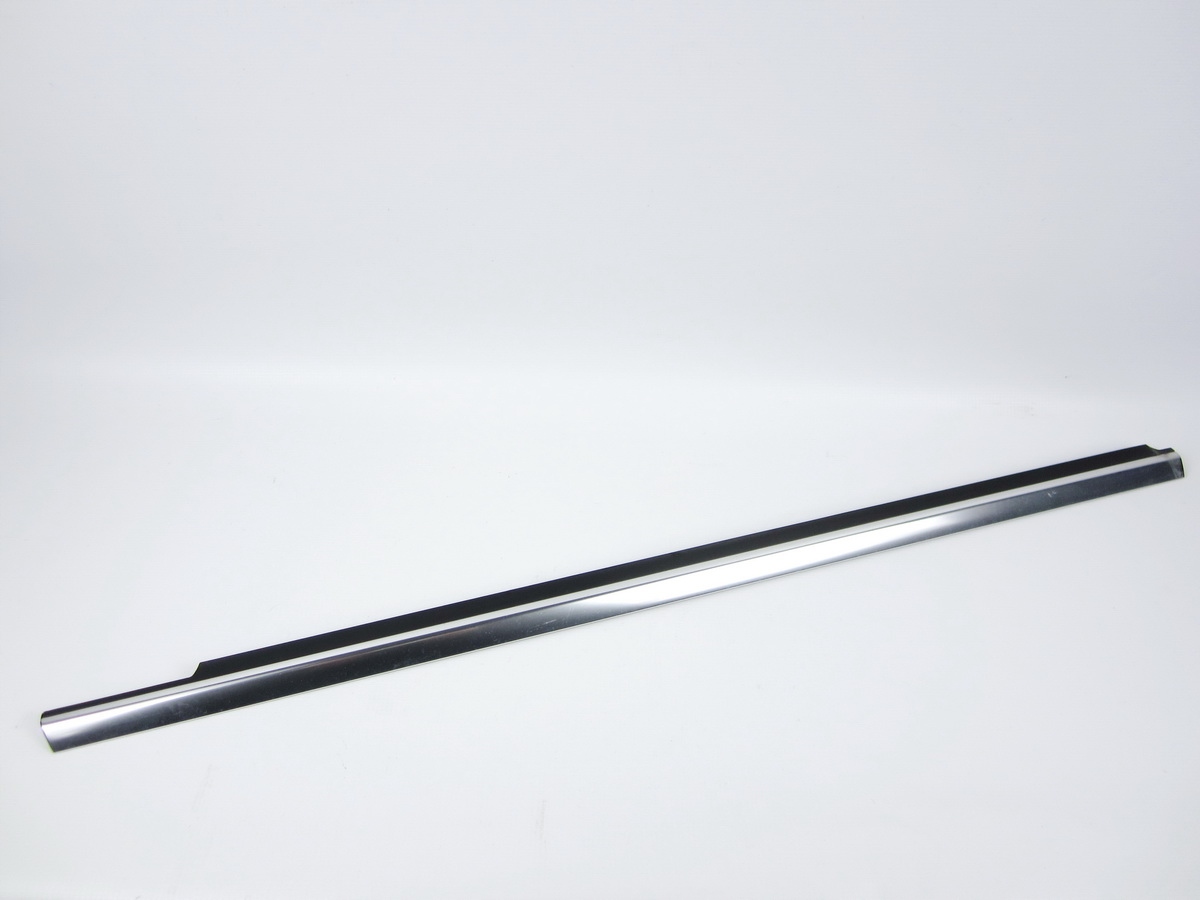 moulding under the window door front right Mercedes W212