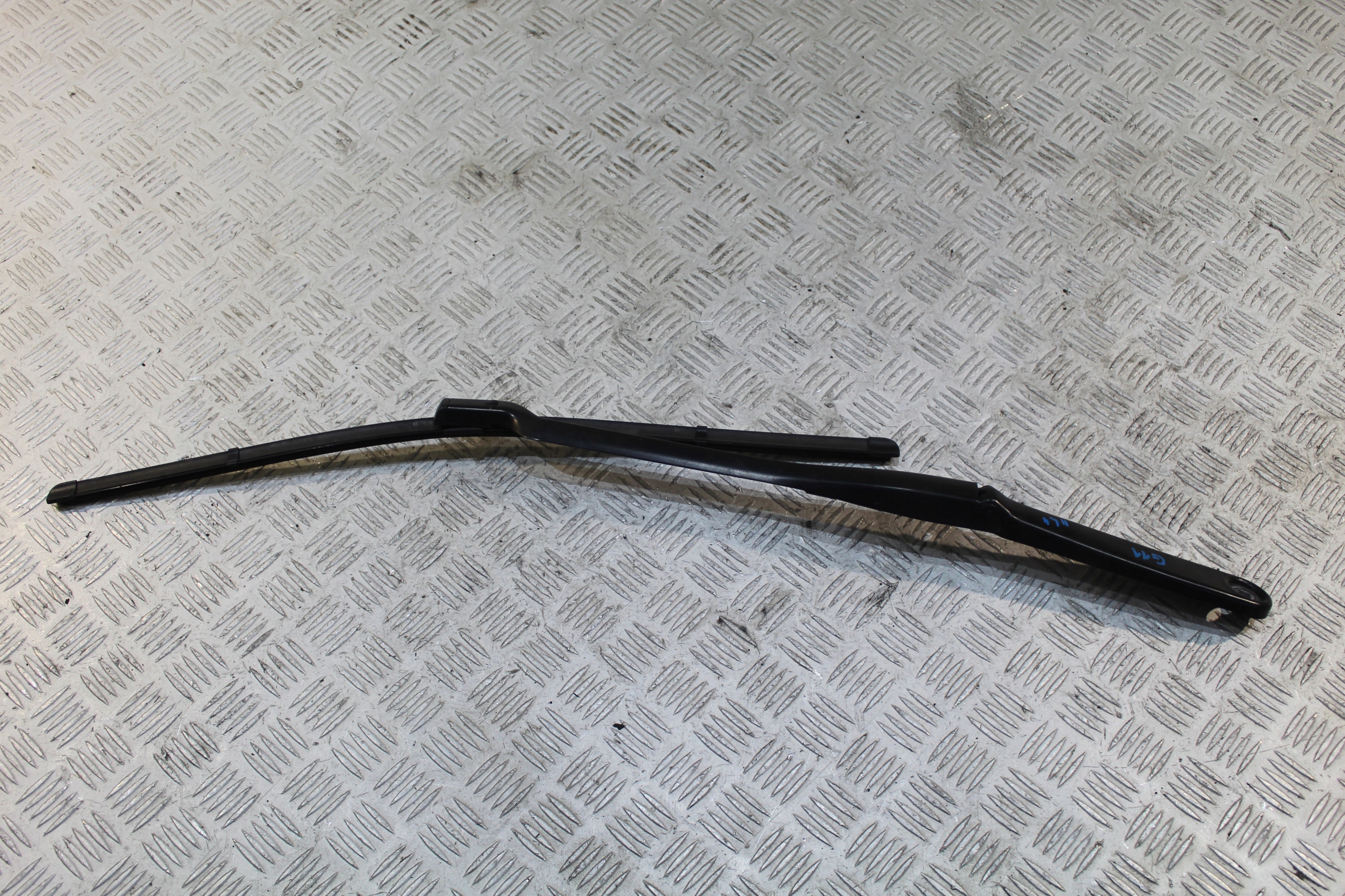wiper arm left BMW 7 G11 G12
