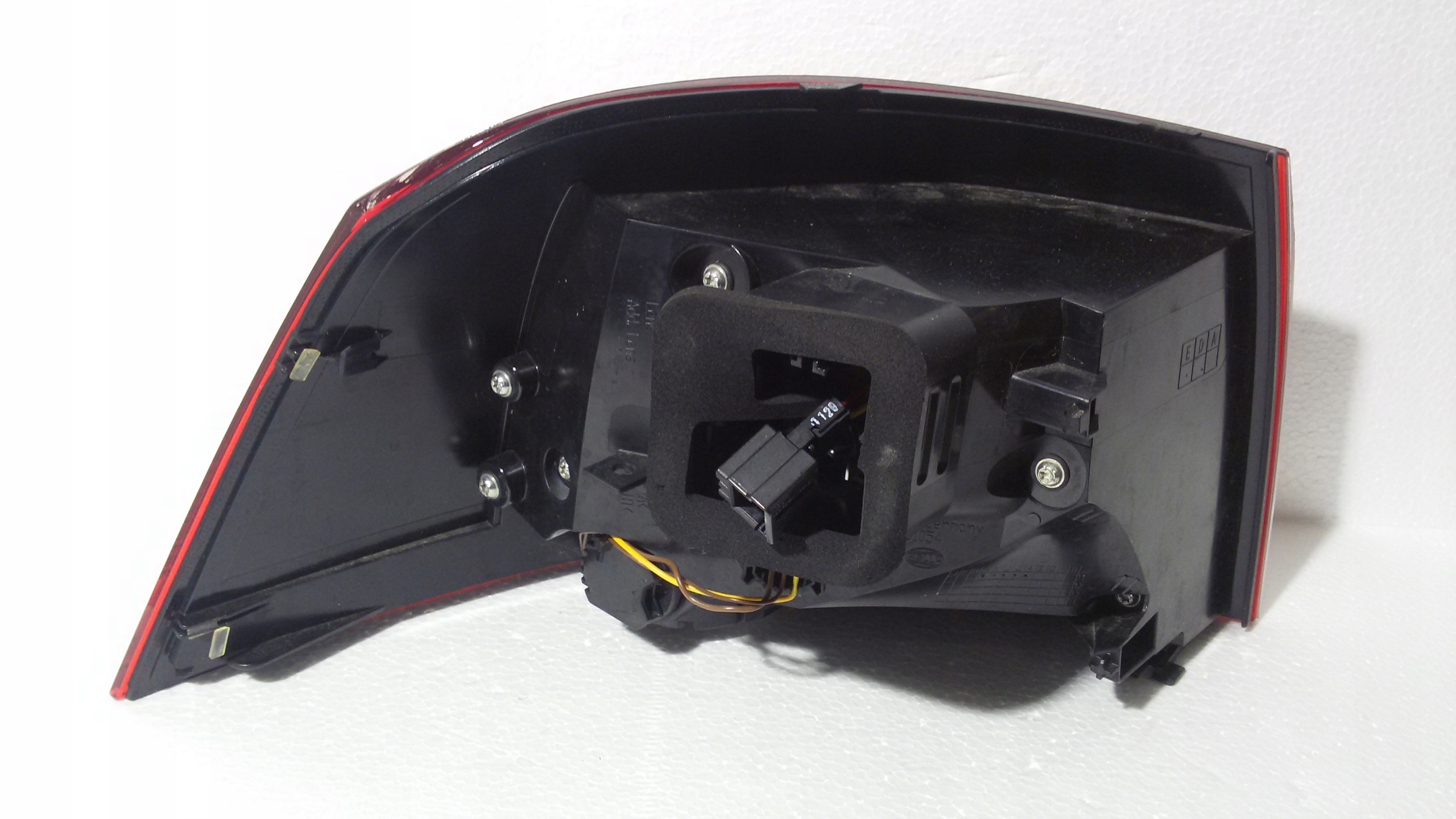 фонарь vw GOLF VI 09- 5K7945208A правый