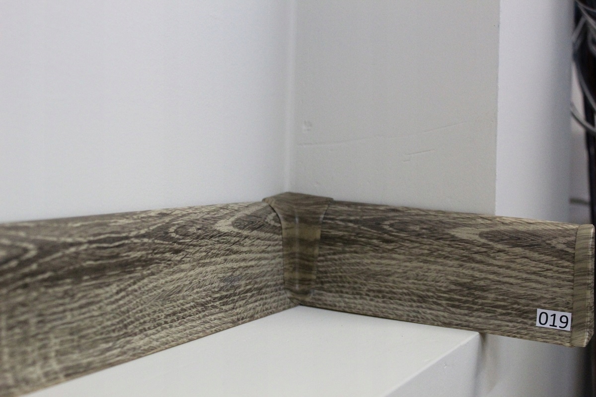 LISTWA PRZYPODŁOGOWA PODŁOGOWA Z GUMKĄ 2500mm 60mm PCV KOLORY 2,5m x 6cm Szerokość 2 mm