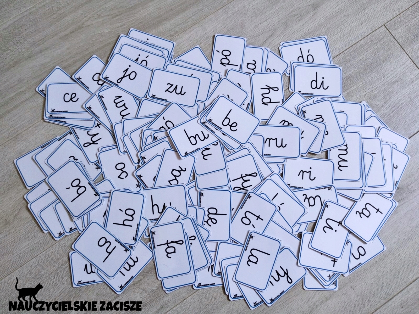 SYLABY OTWARTE | PISANE | 153 karty | 6 x 9 cm Nośnik książka papierowa