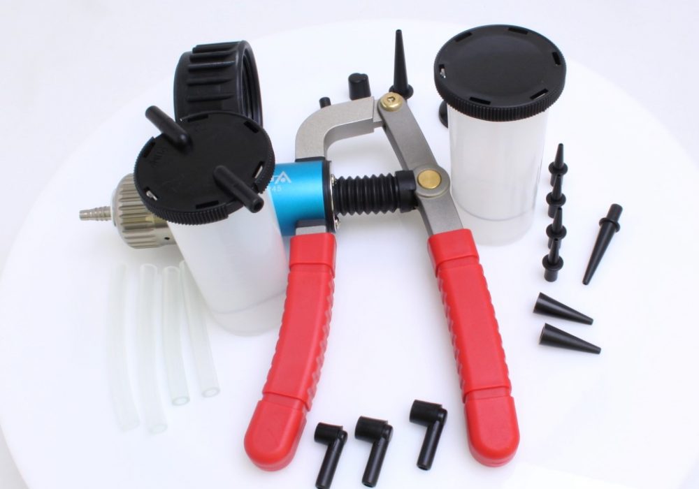 A 1245 POMPKA DO WYMIANY PLYNU HAMULCOWEGO ASTA Producent code A 1245