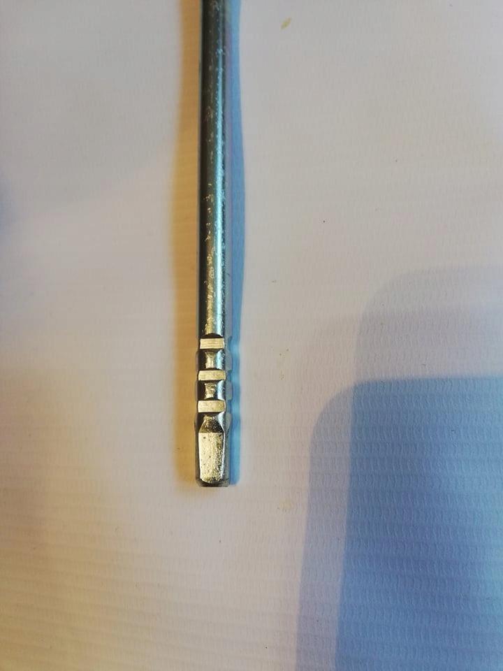 Drążek klucz do otwierania wyłazu strychowego fakro do schodów strychowych Szerokość skrzyni 70 cm