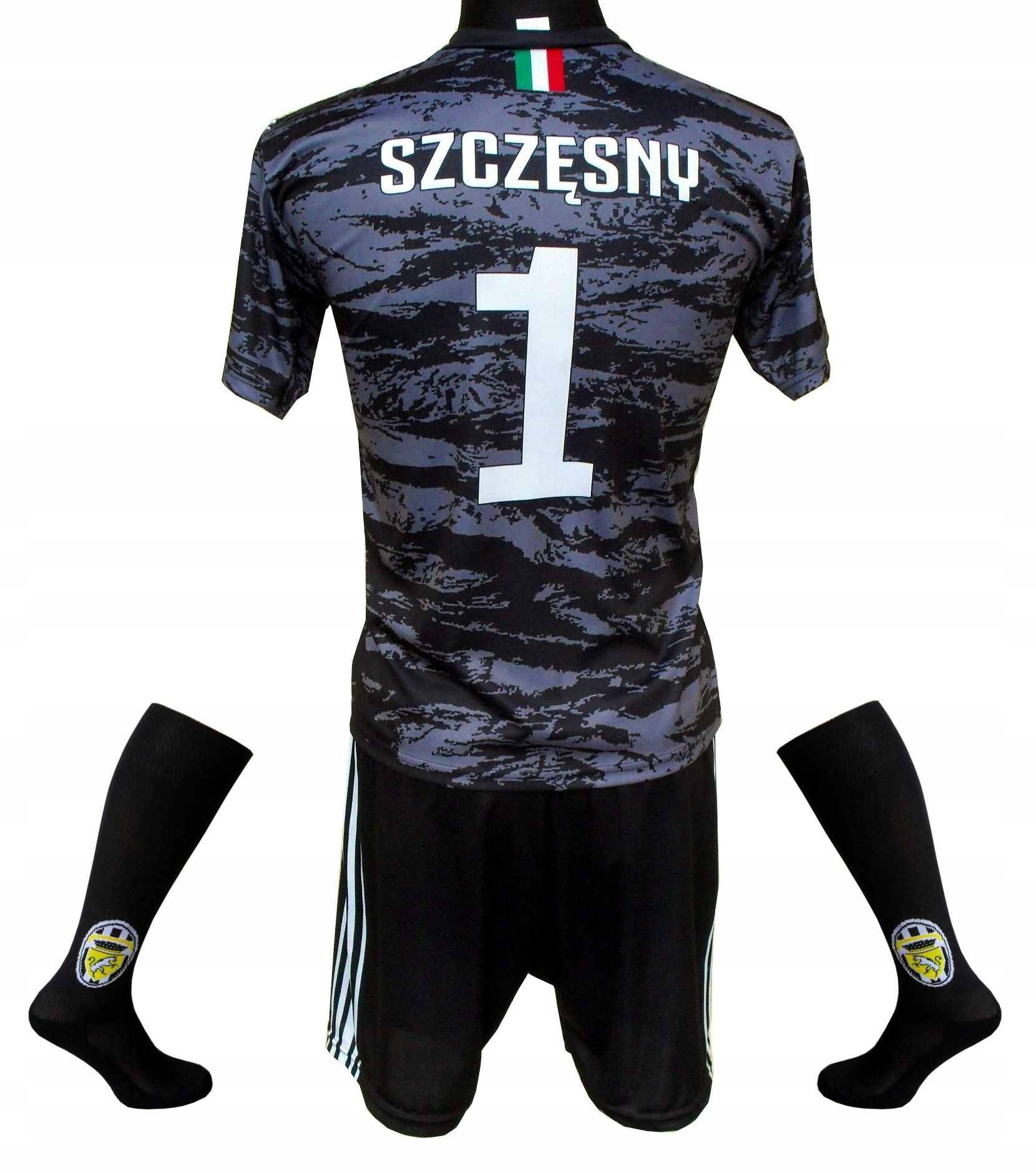 Strój bramkarski piłkarski Szczęsny klubowy koszulka spodenki getry 134 cm