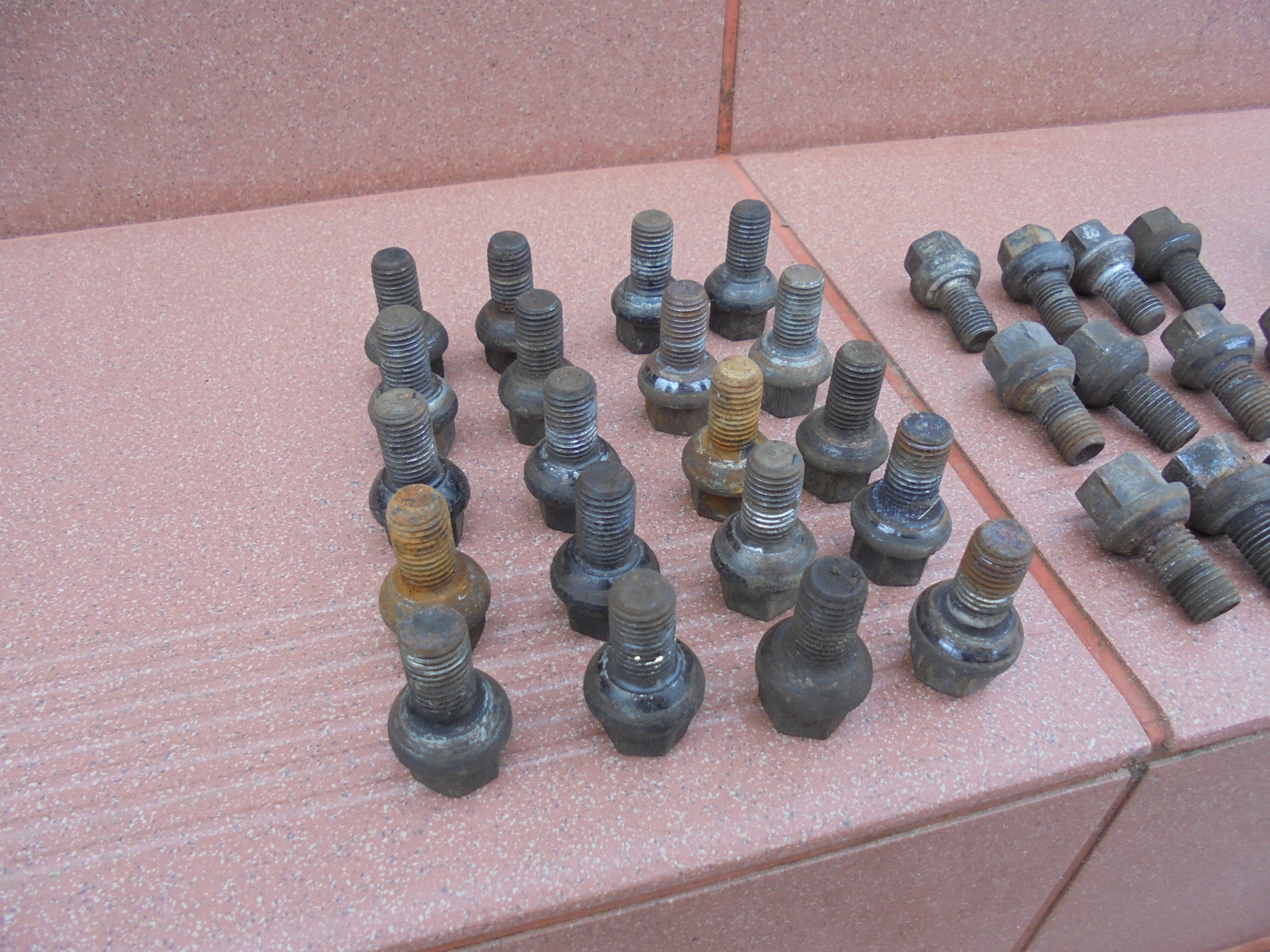 Szpilki śruby do felg stalowych Mercedes 124 W124 Gwint M12x1.50