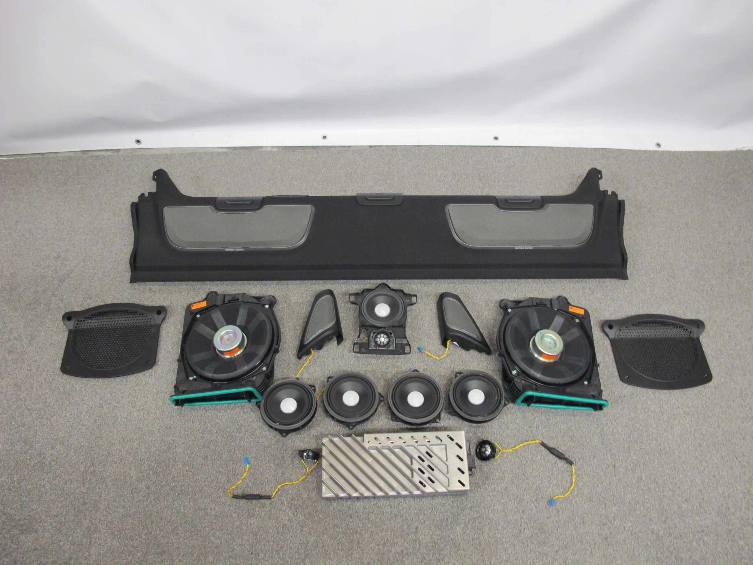 Колонки полку BMW G11 G12 HARMAN / KARDON